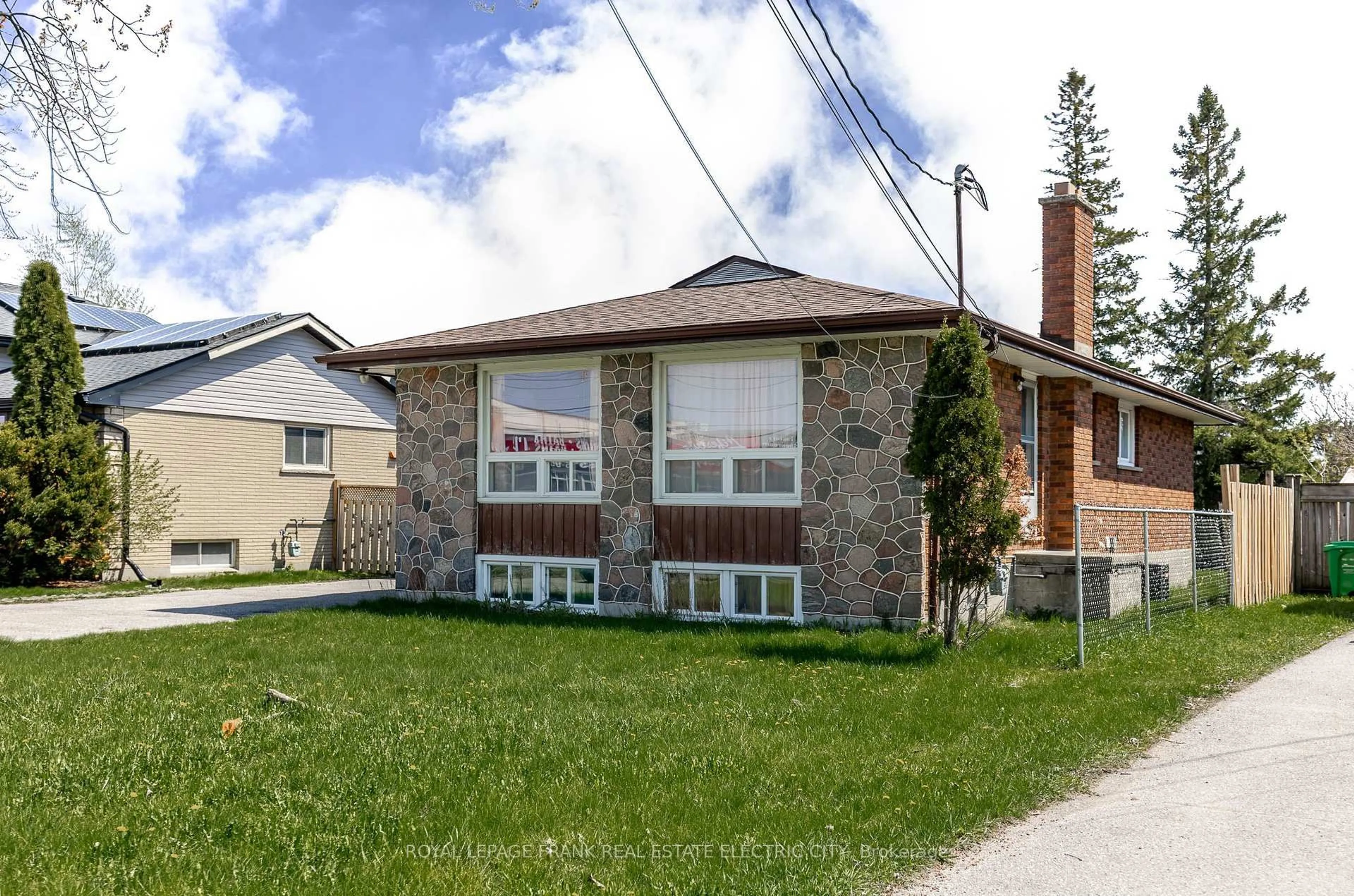 Home with brick exterior material, street for 941 Crawford Dr, Peterborough Ontario K9J 3X1