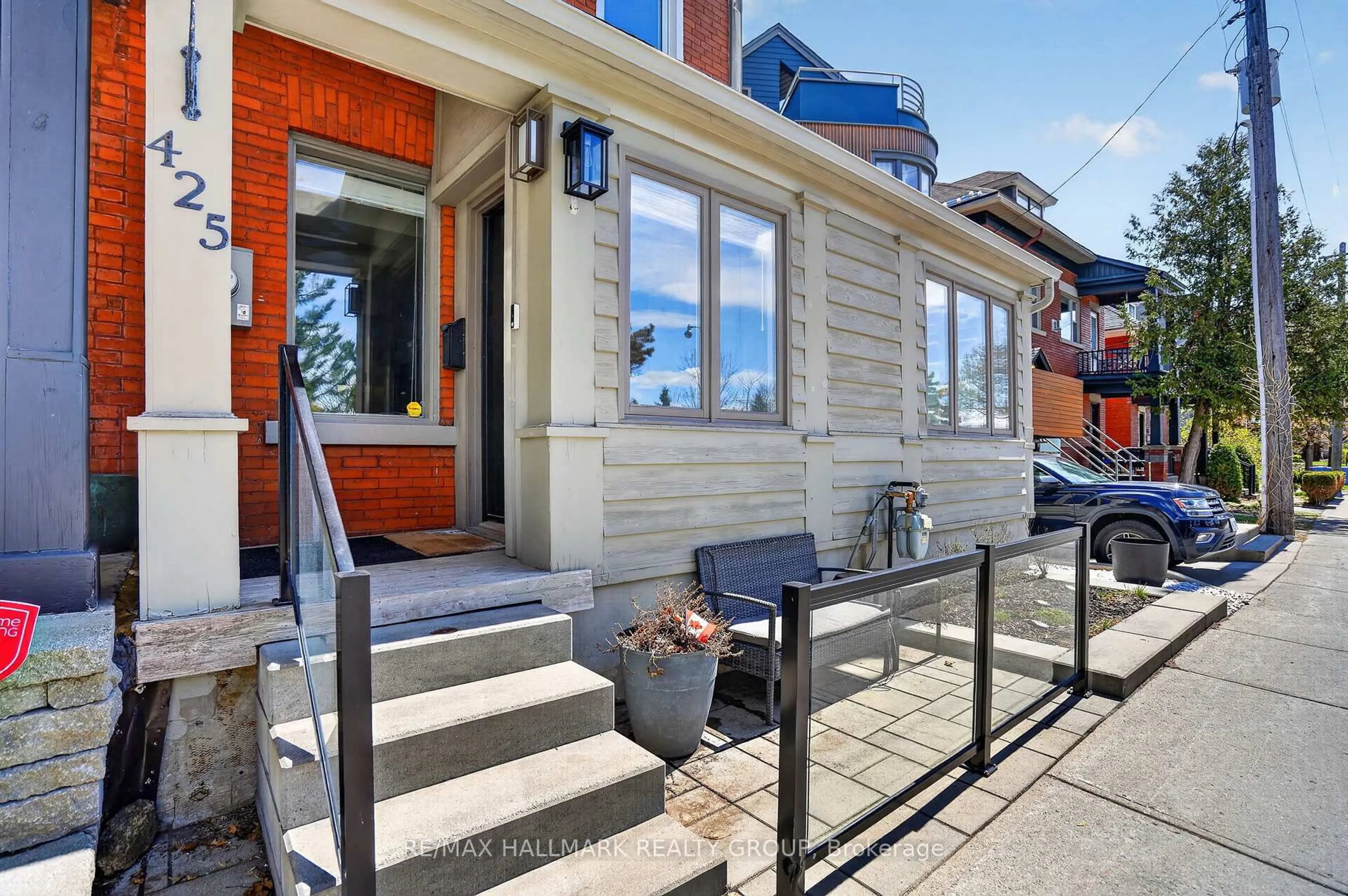 Patio, street for 425 Echo Dr, Ottawa Ontario K1S 1N6