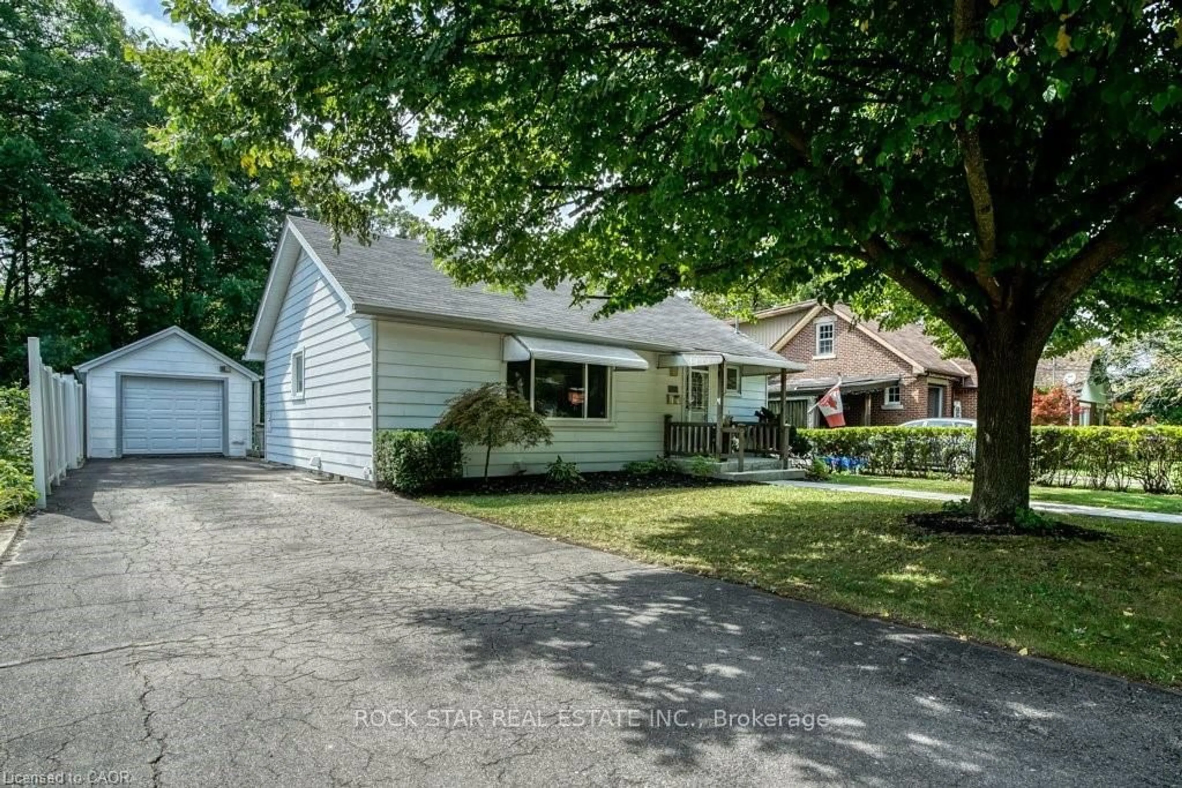 A pic from outside/outdoor area/front of a property/back of a property/a pic from drone, street for 102 Kribs St, Cambridge Ontario N3C 3N5
