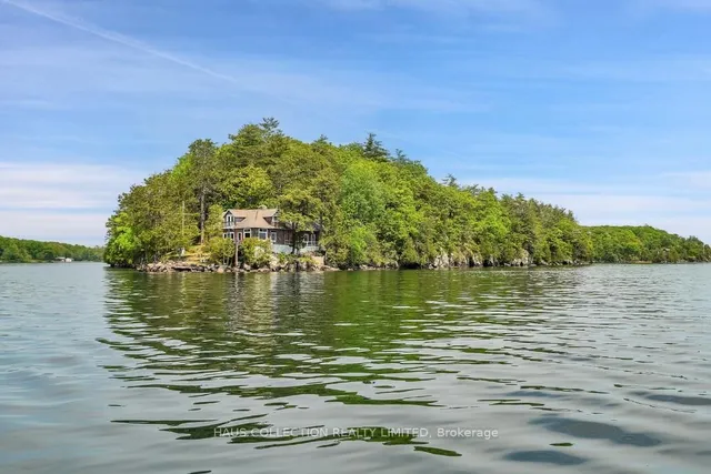 1 LITTLE GRENADIER Island, Leeds and the Thousand Islands 3