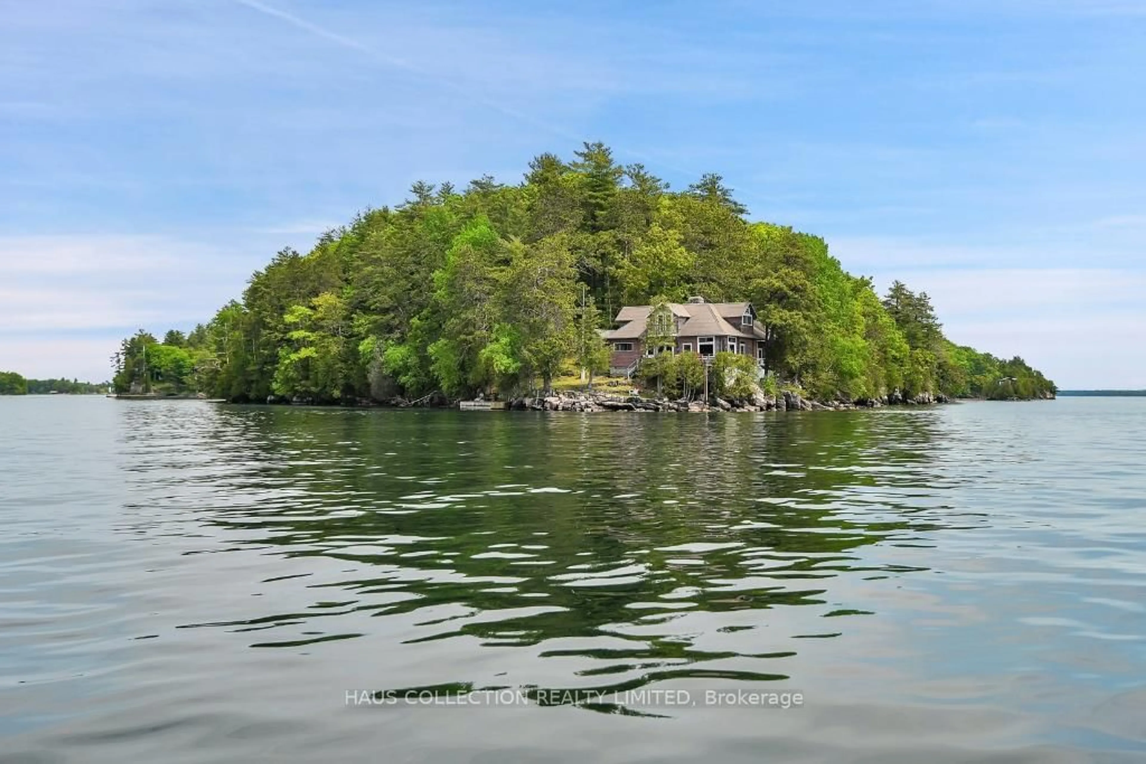 Blurry image for 1 LITTLE GRENADIER Island, Leeds and the Thousand Islands Ontario K0E 1V0