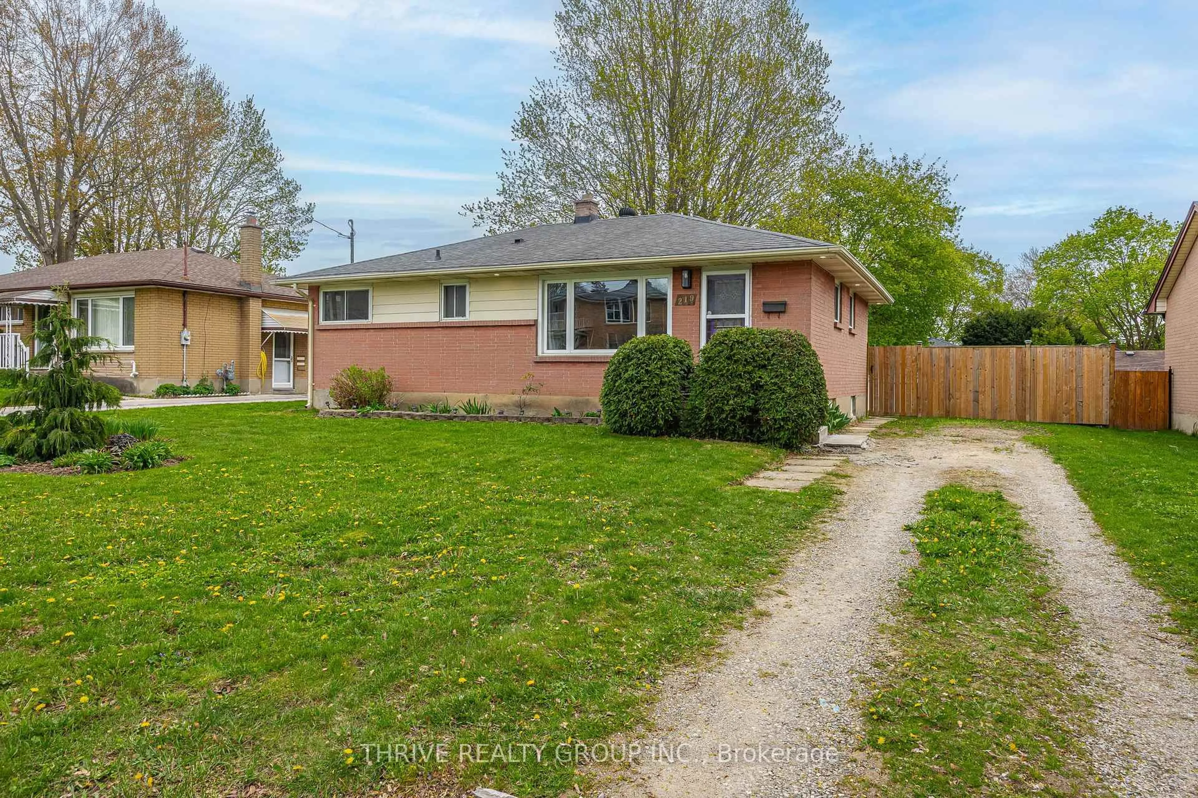 Unknown for 219 Burnside Dr, London East Ontario N5V 1B8