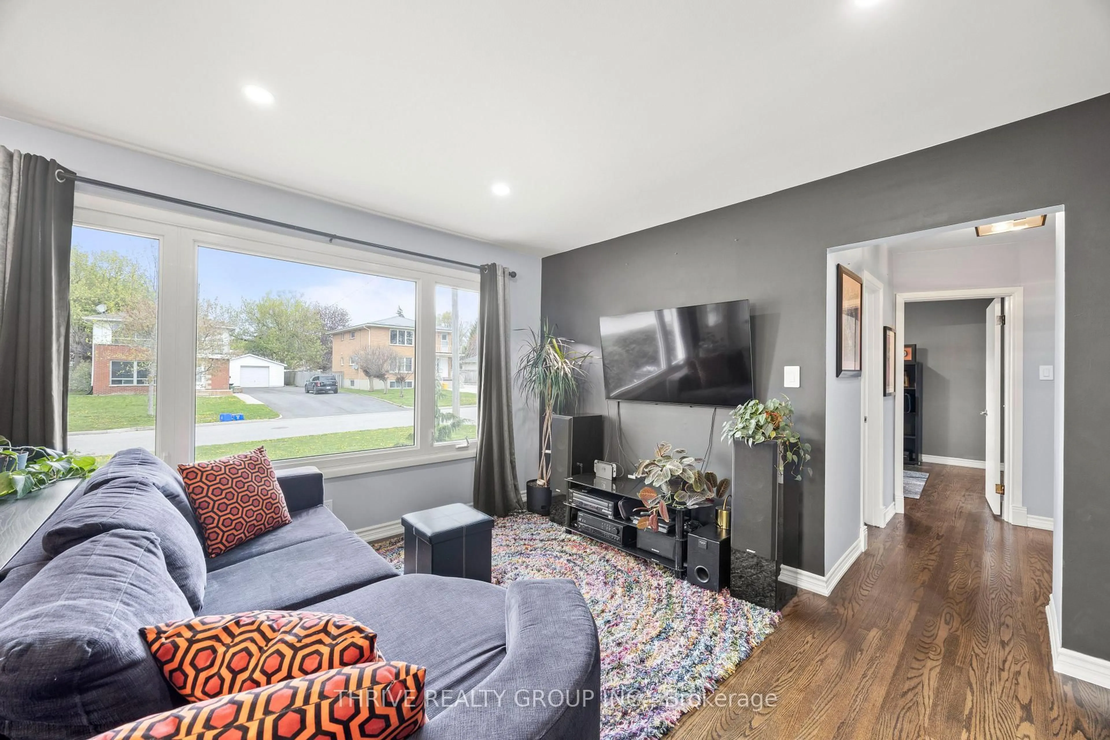 Living room with furniture, unknown for 219 Burnside Dr, London East Ontario N5V 1B8