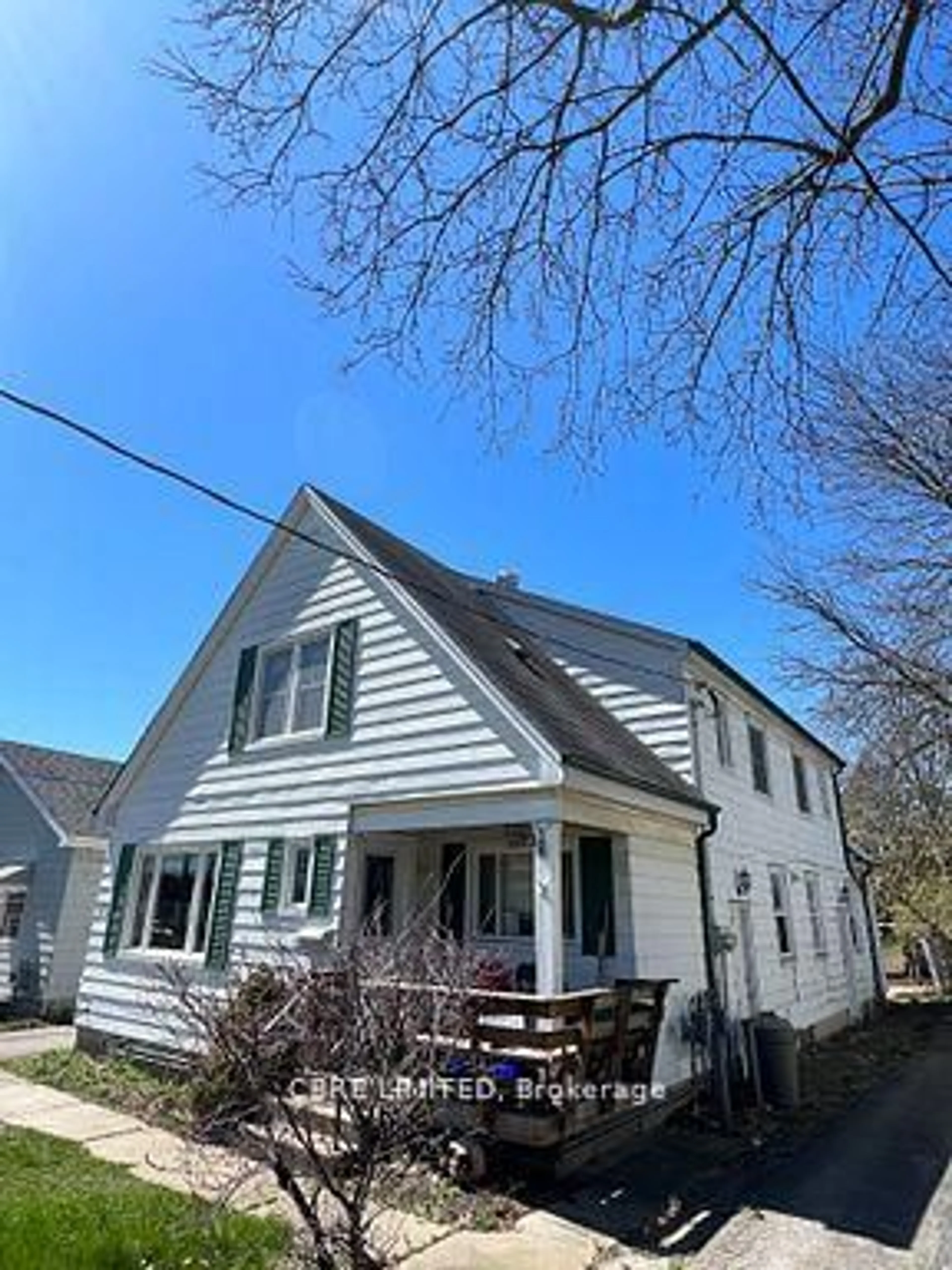 Home with vinyl exterior material, street for 153 Hale St, London East Ontario N5W 1E5