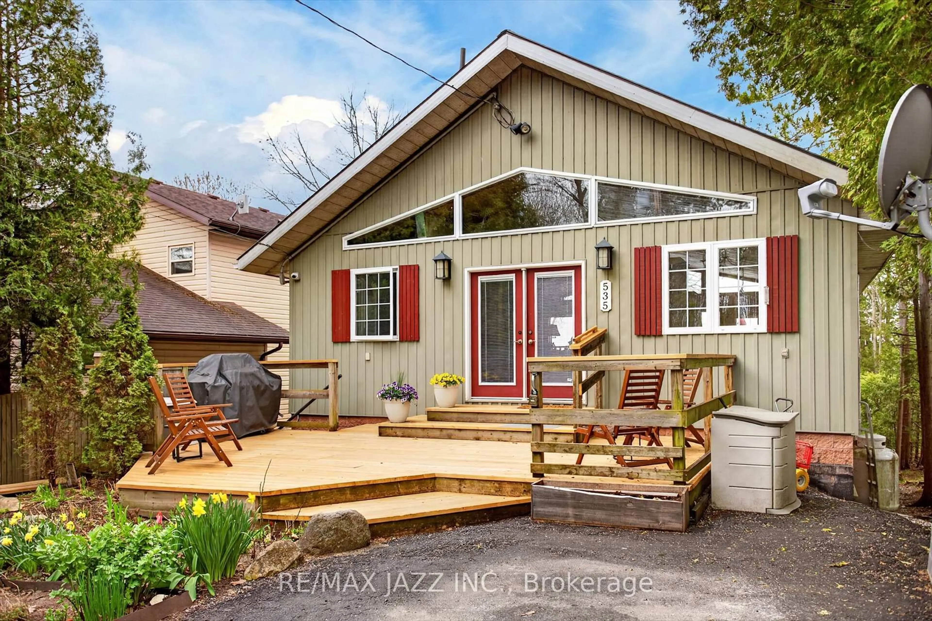 Home with vinyl exterior material, street for 535 Marble Point Rd, Limoges Ontario K0K 2M0