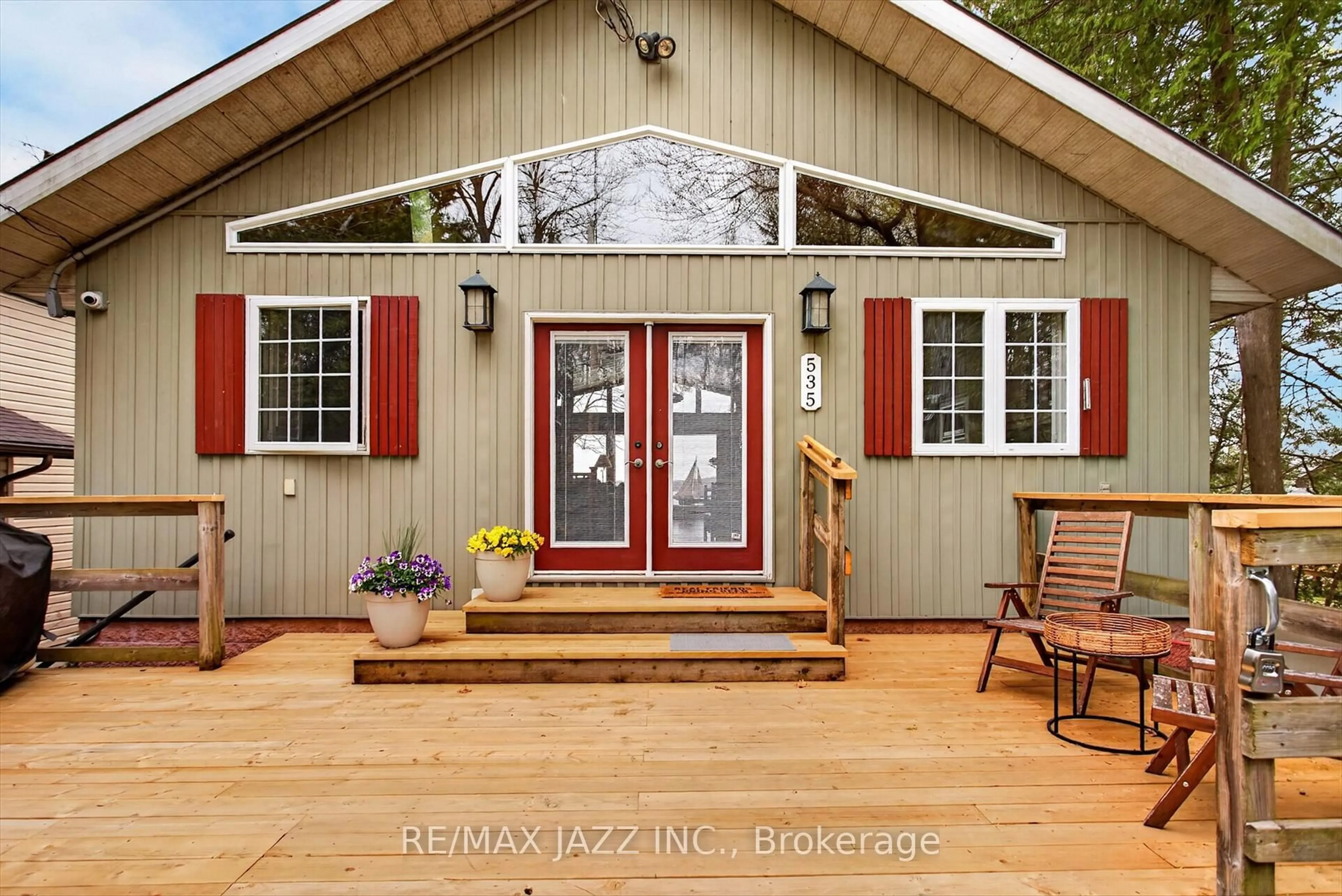 Indoor entryway for 535 Marble Point Rd, Limoges Ontario K0K 2M0