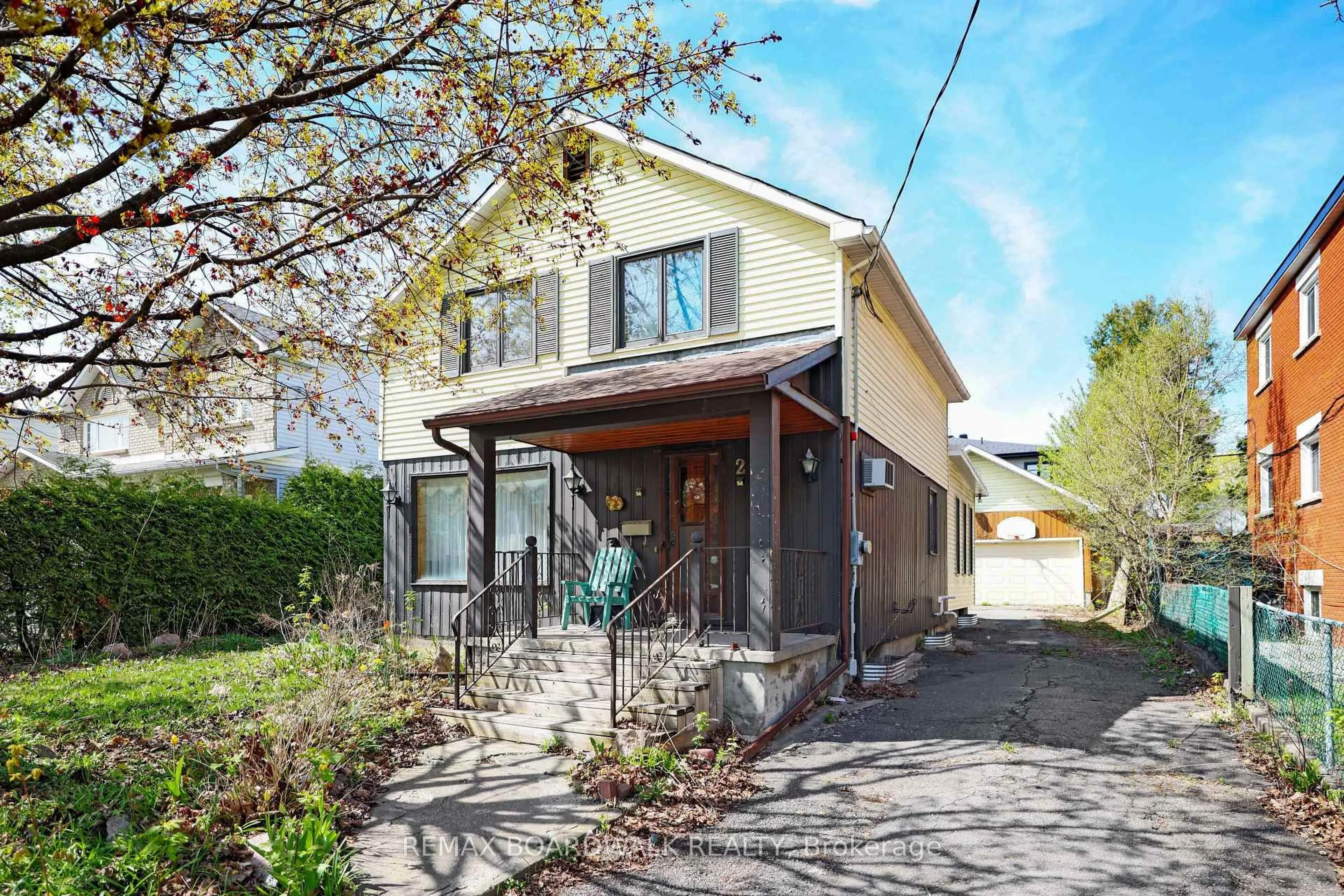 Unknown for 209 Glynn Ave, Ottawa Ontario K1K 1S4