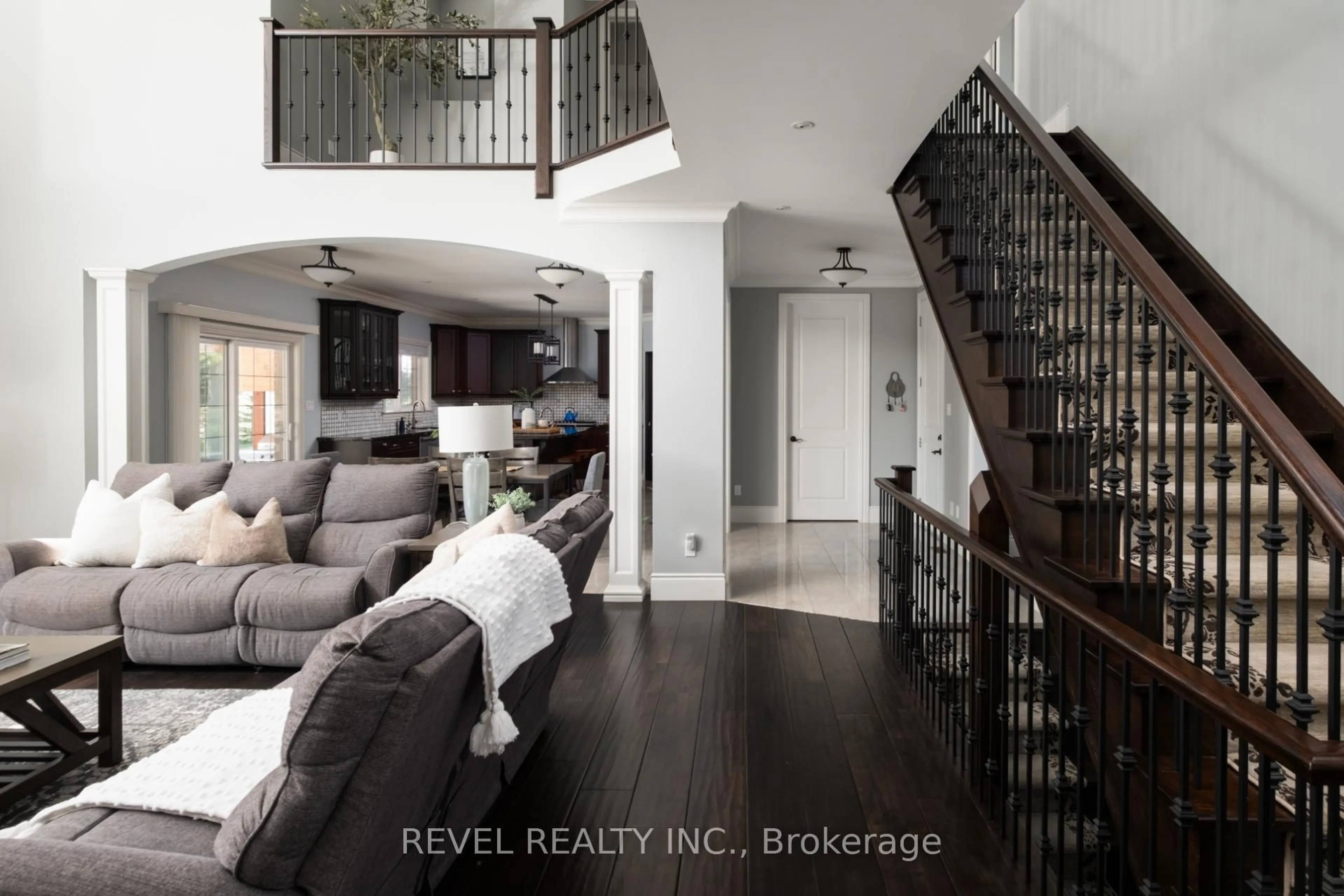 Indoor entryway for 1505 Milburough Line, Hamilton Ontario L0R 1H0