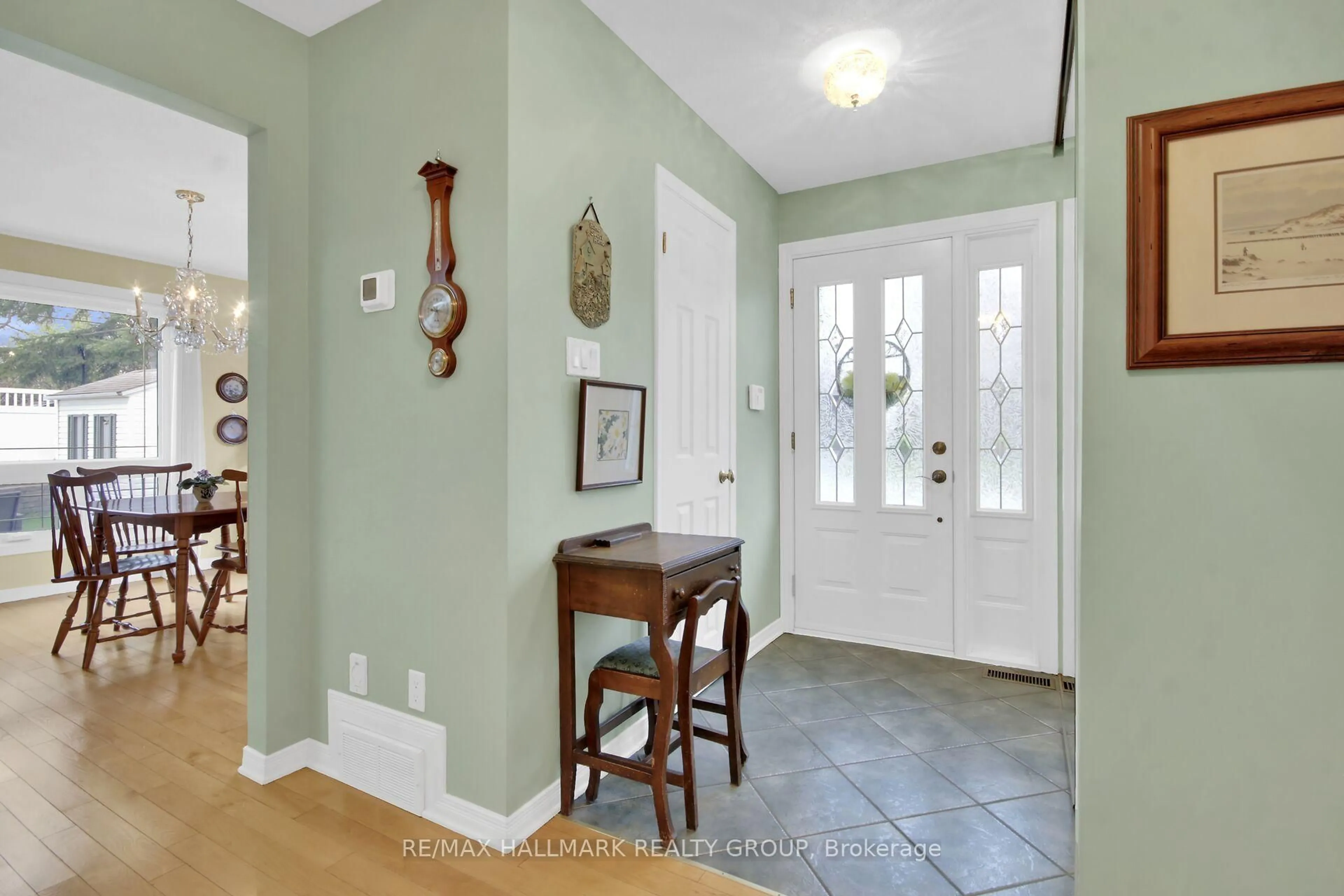 Indoor entryway for 56 Foxleigh Cres, Kanata Ontario K2M 1B7