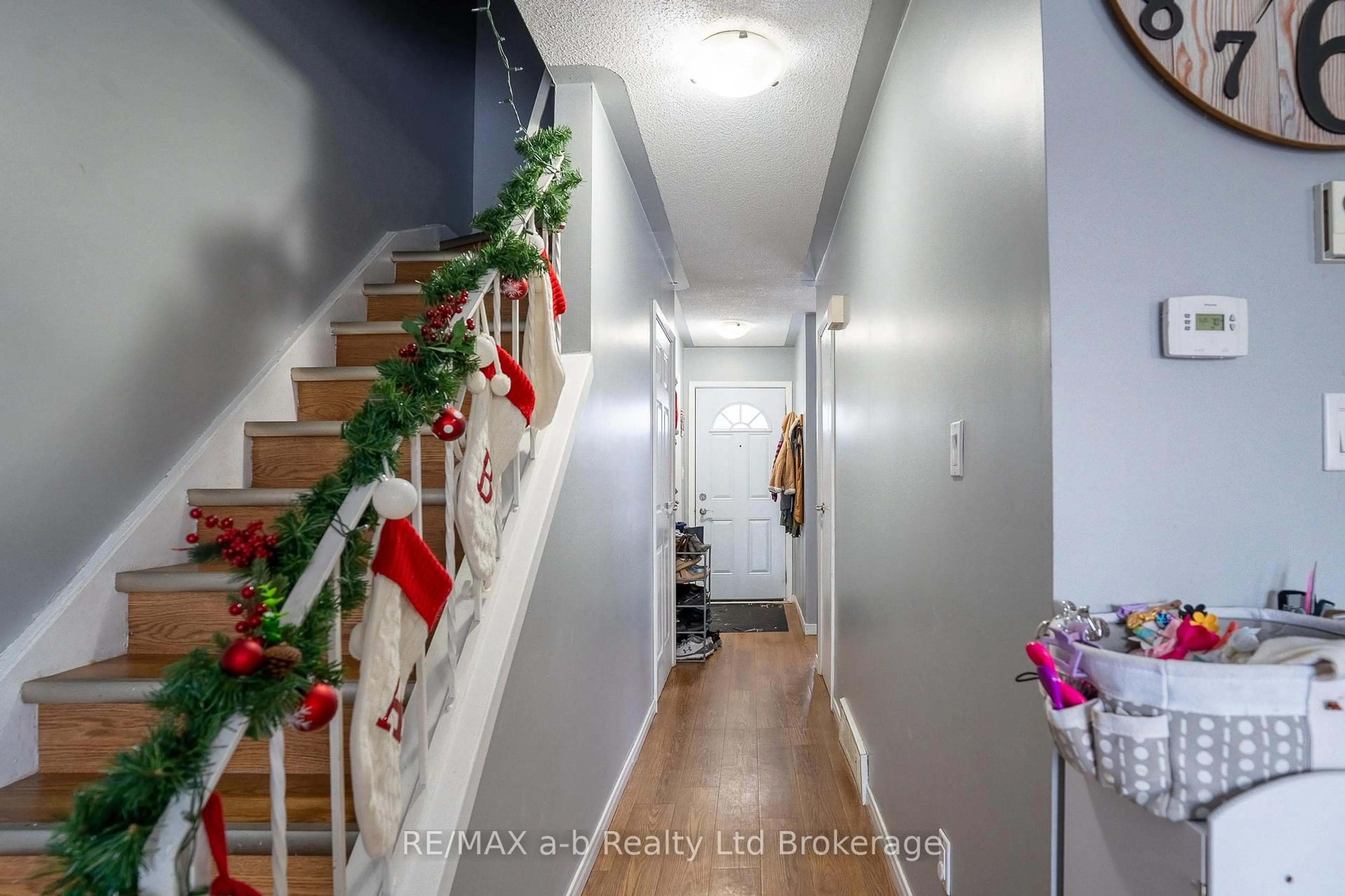 Indoor entryway for 10 Dufferin St #27, Norwich Ontario N0J 1P0