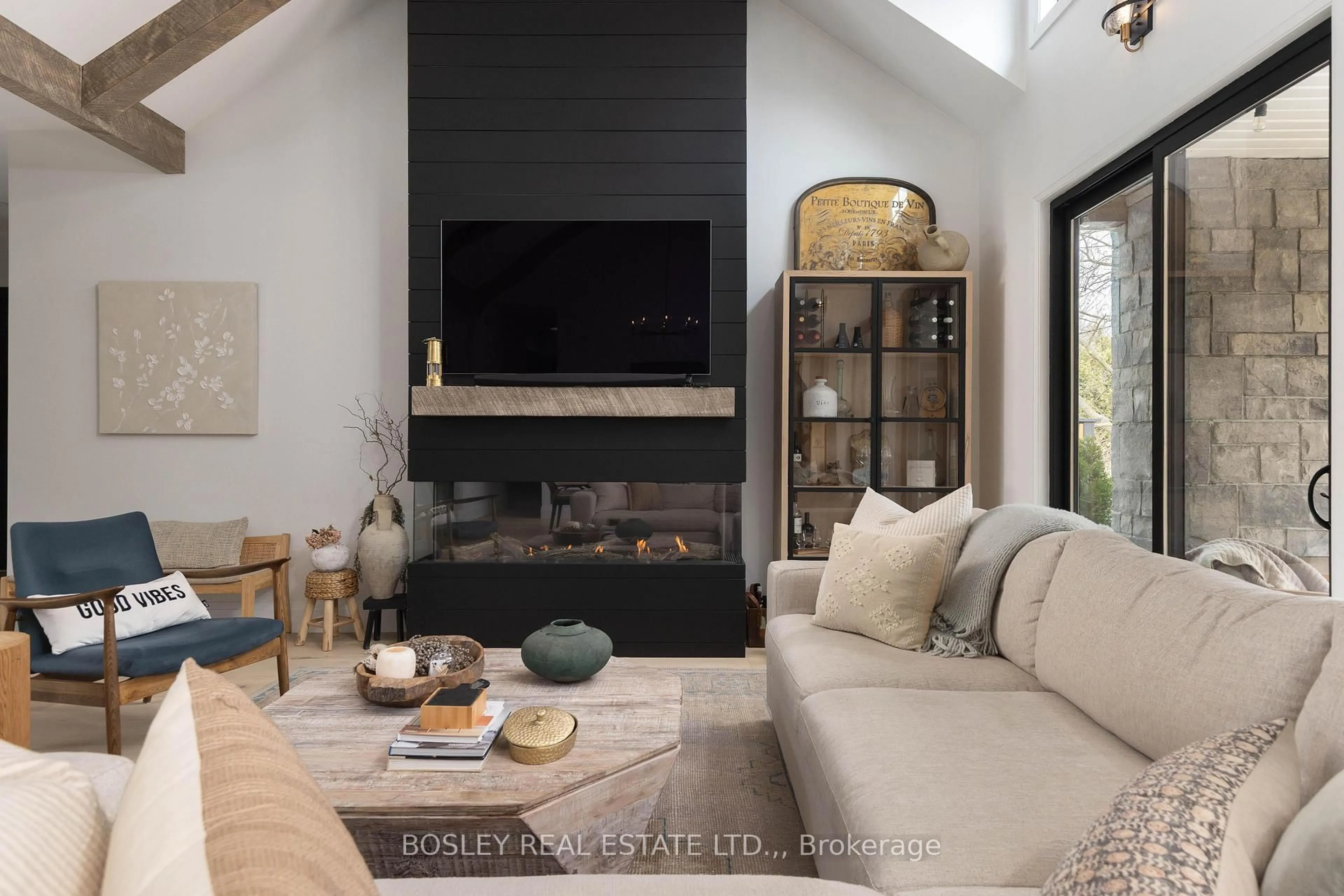 Living room with furniture, ceramic/tile floor for 127 William St, Niagara-on-the-Lake Ontario L0S 1J0