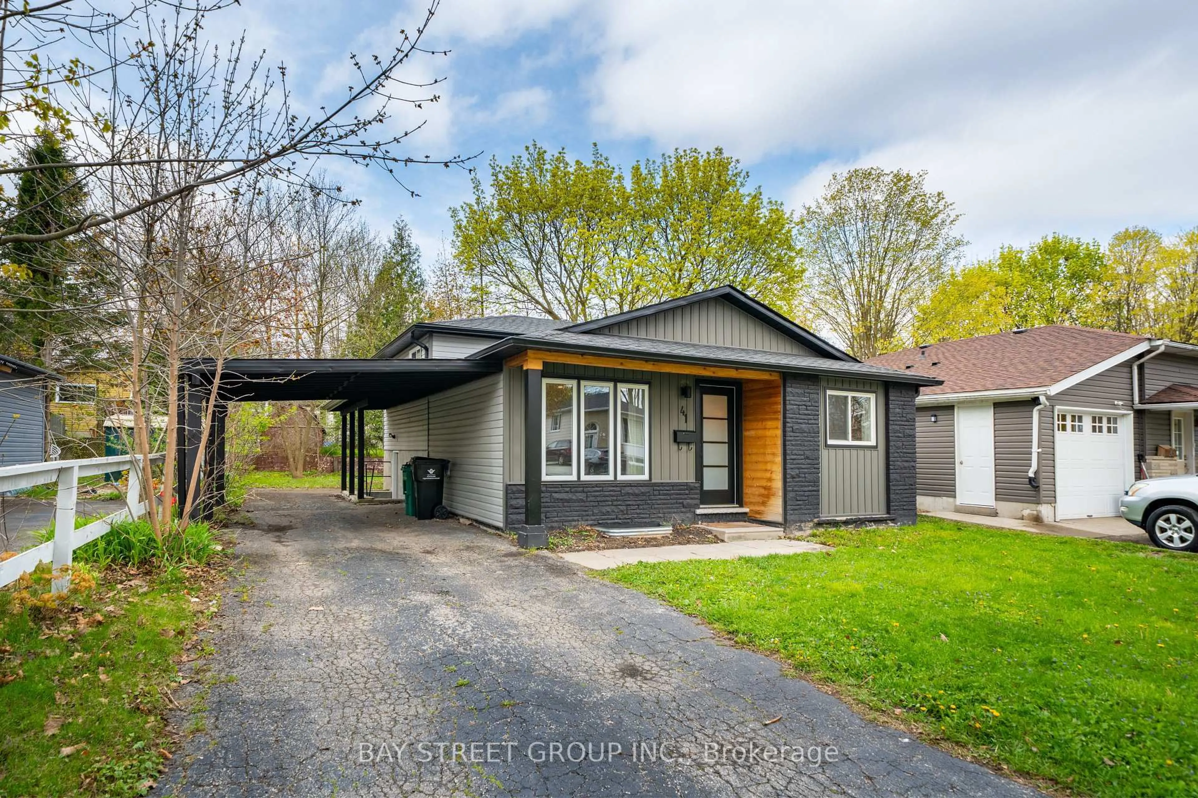 Home with vinyl exterior material, street for 41 Helene Cres, Waterloo Ontario N2L 5E6