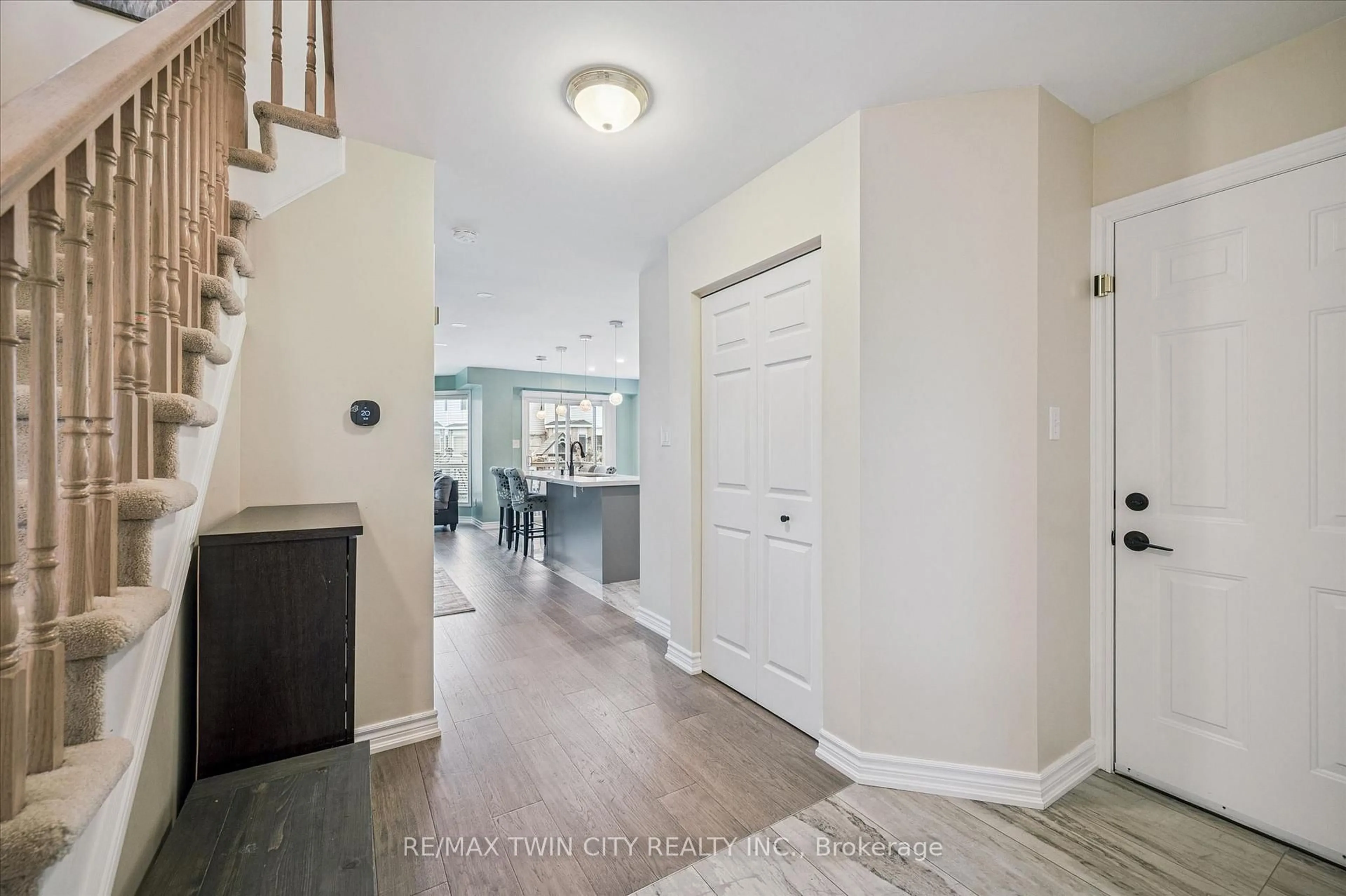 Indoor entryway for 116 Kerwood Dr, Cambridge Ontario N3C 4E3
