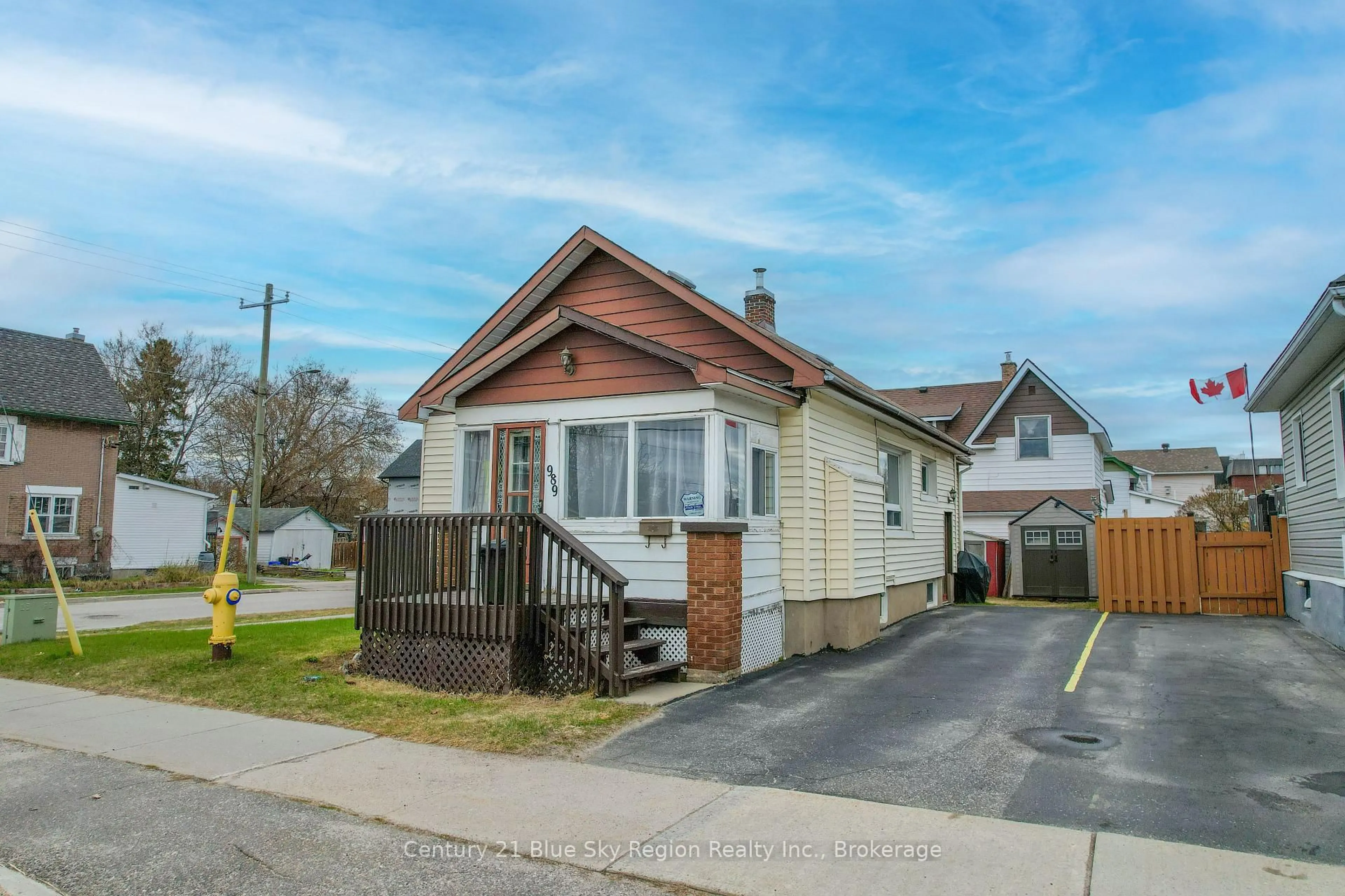 Unknown for 989 Ferguson St, North Bay Ontario P1B 1Y2