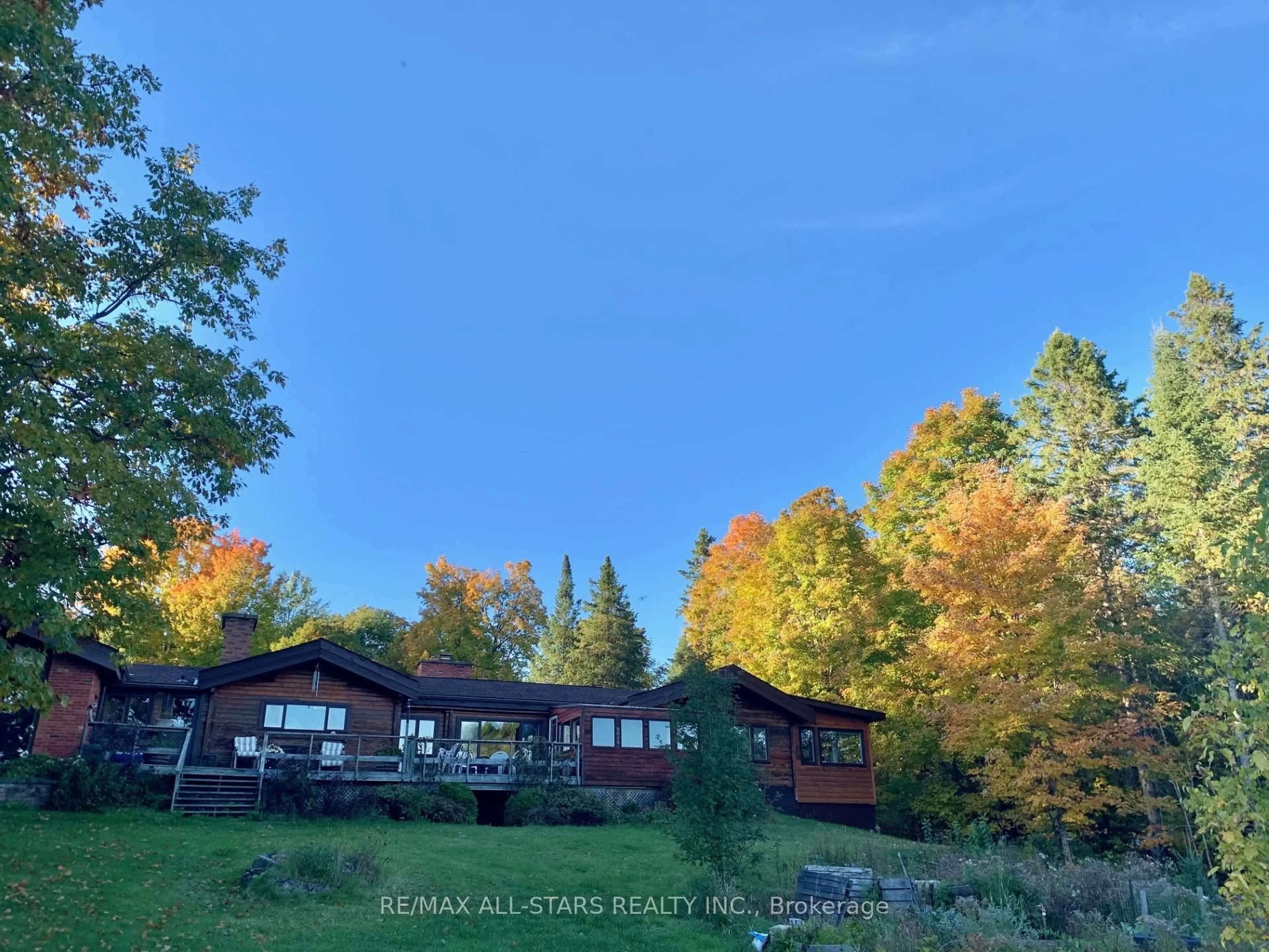 A pic from outside/outdoor area/front of a property/back of a property/a pic from drone, unknown for 213 Connemara Lane, Griffith Ontario K0J 2R0