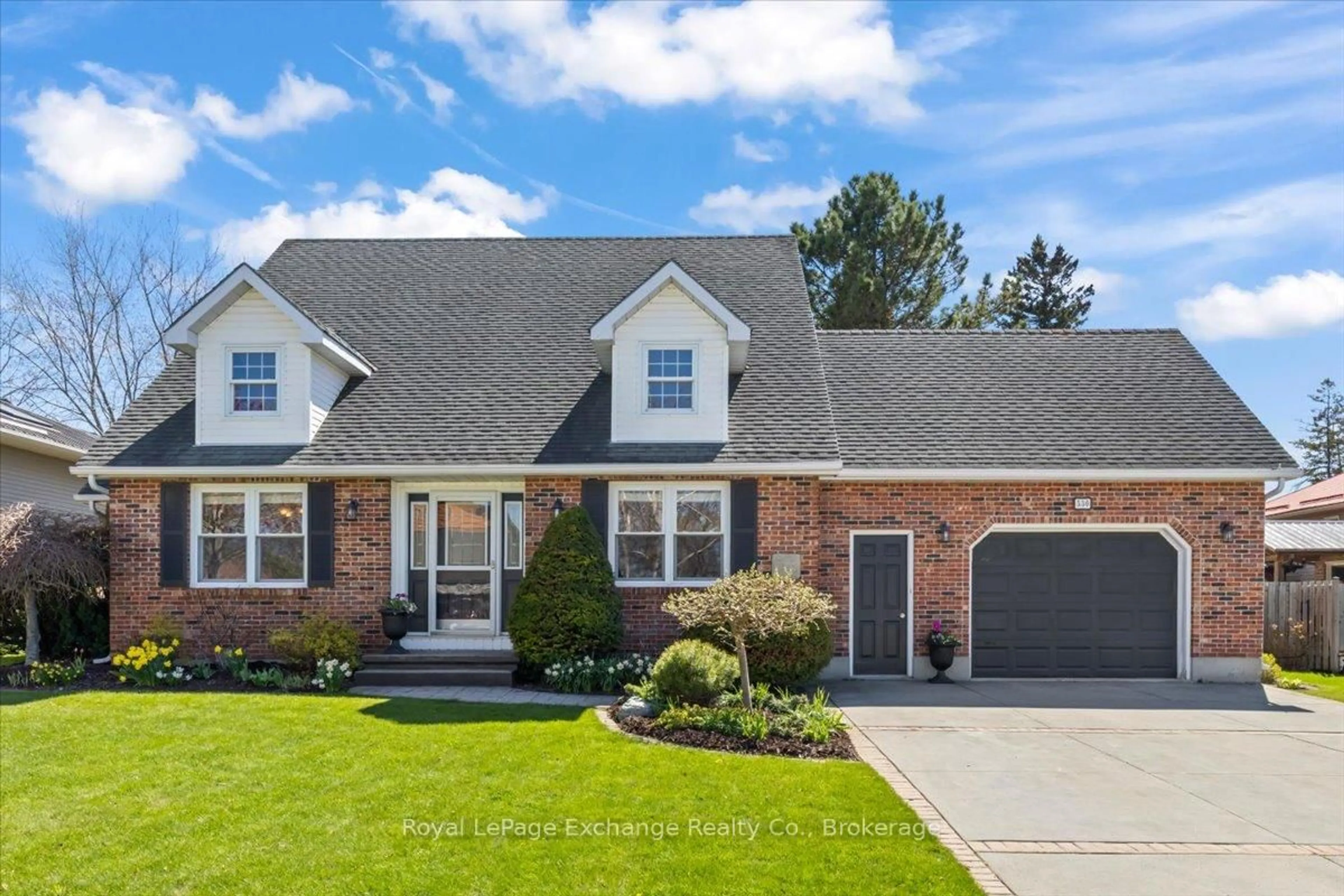 Home with brick exterior material, street for 530 Lynden Cres, Kincardine Ontario N2Z 3B1