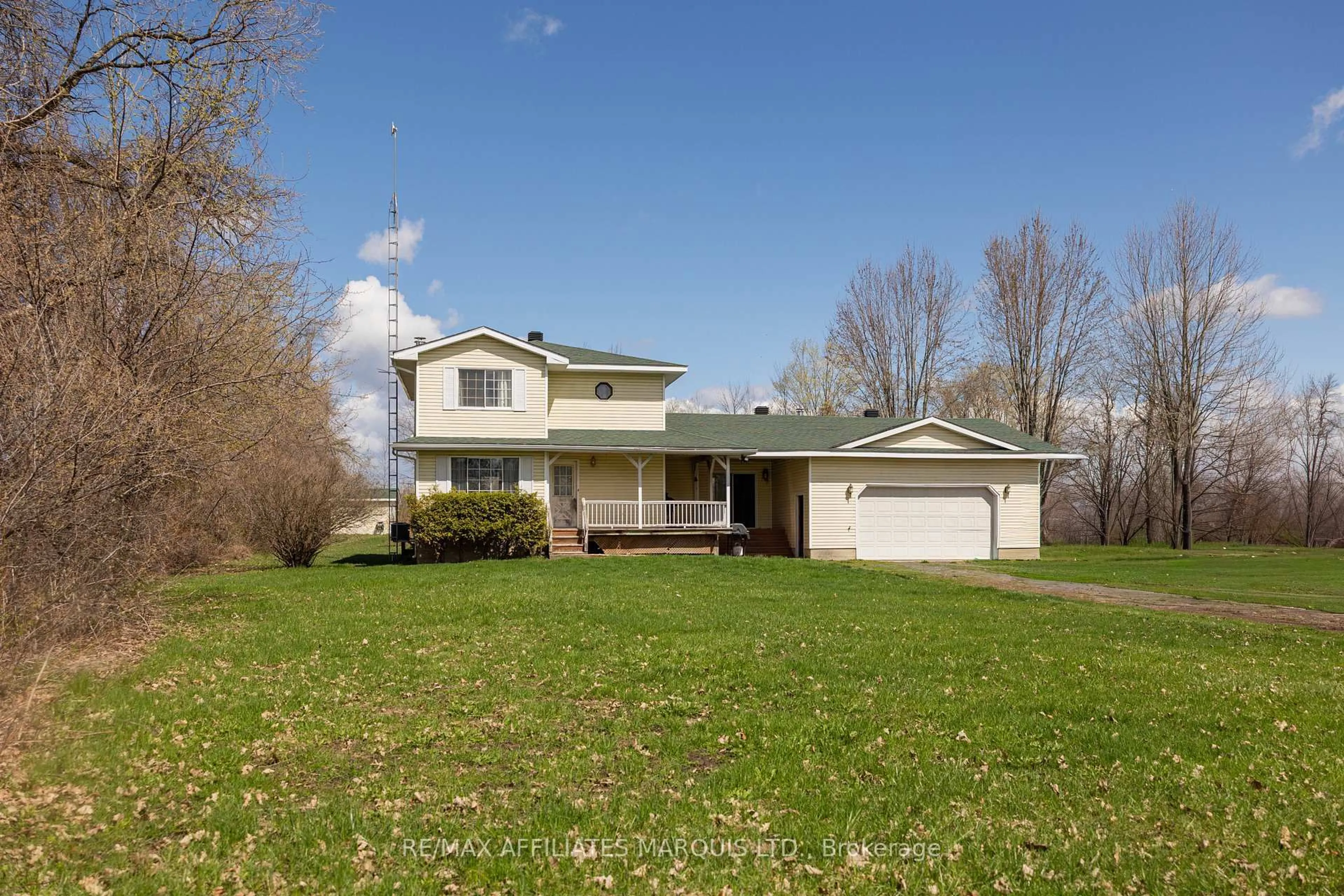 A pic from outside/outdoor area/front of a property/back of a property/a pic from drone, unknown for 16469 Myers Rd, South Stormont Ontario K0C 1R0