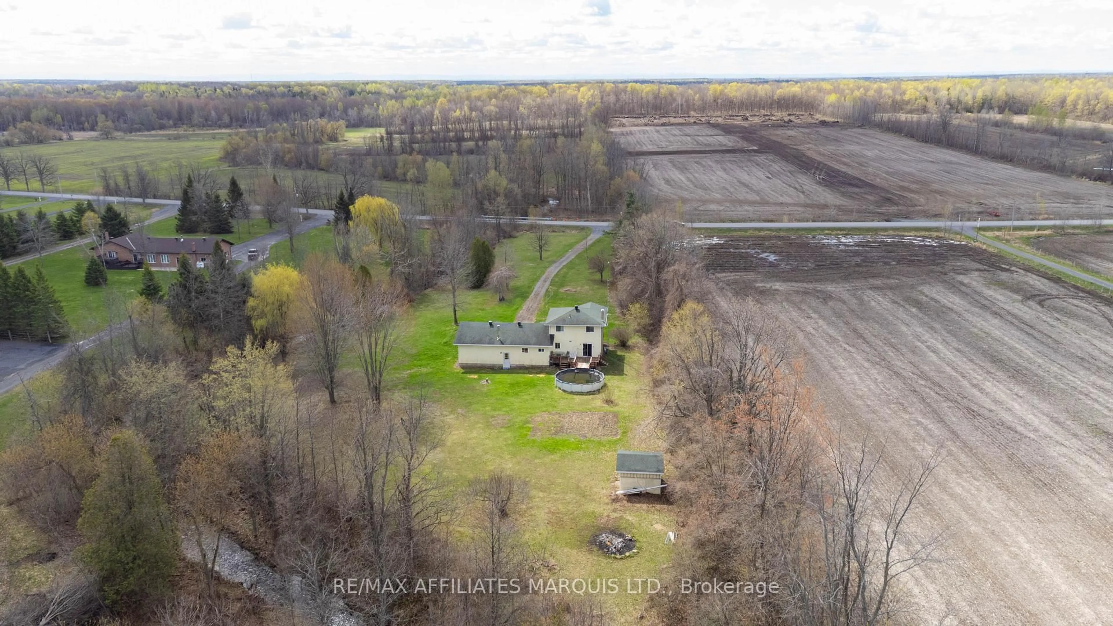 A pic from outside/outdoor area/front of a property/back of a property/a pic from drone, building for 16469 Myers Rd, South Stormont Ontario K0C 1R0
