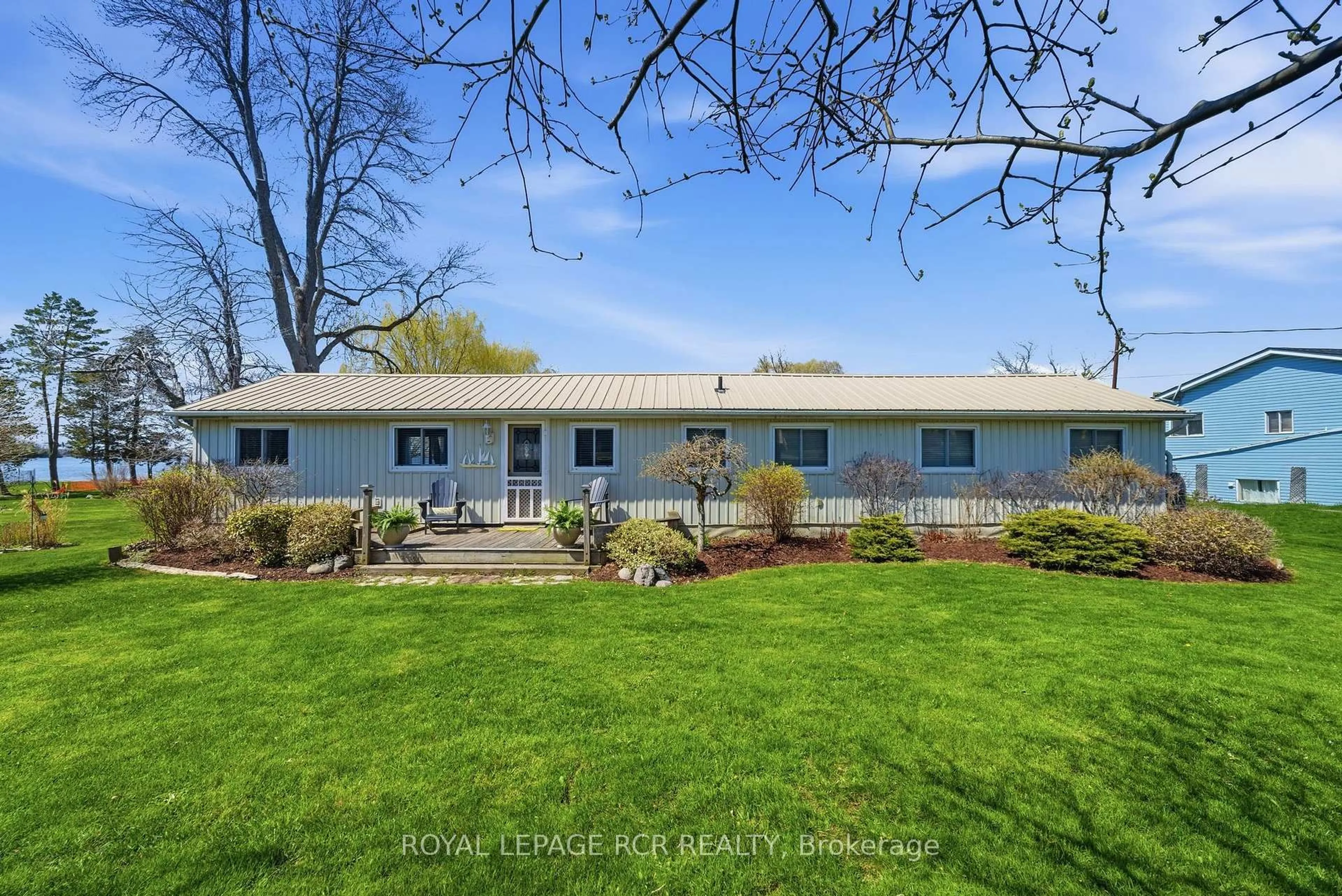 Home with vinyl exterior material, unknown for 130 Ould Dr, Prince Edward County Ontario K0K 1T0