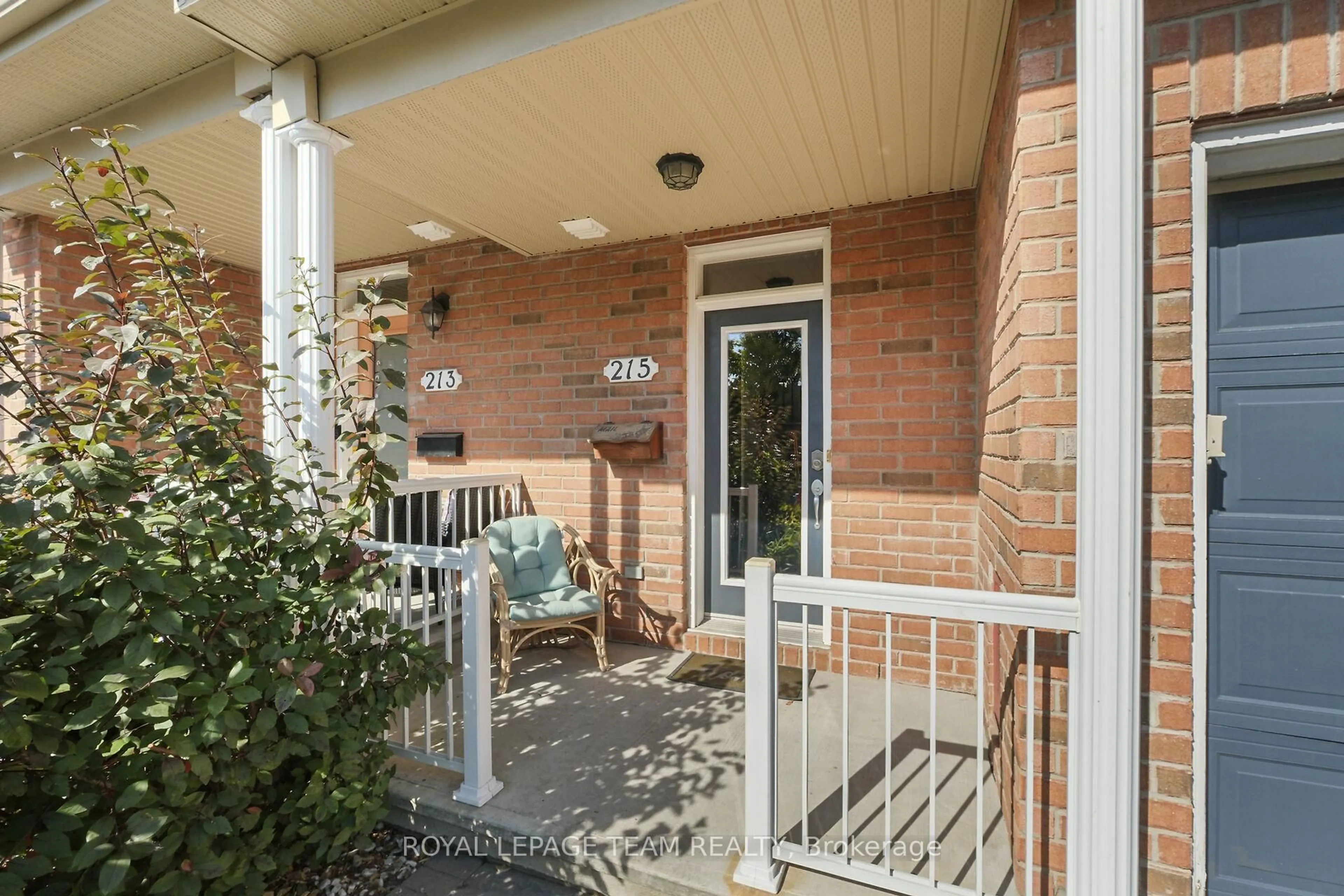 Patio, street for 215 Parkrose Private, Ottawa Ontario K4A 0N8