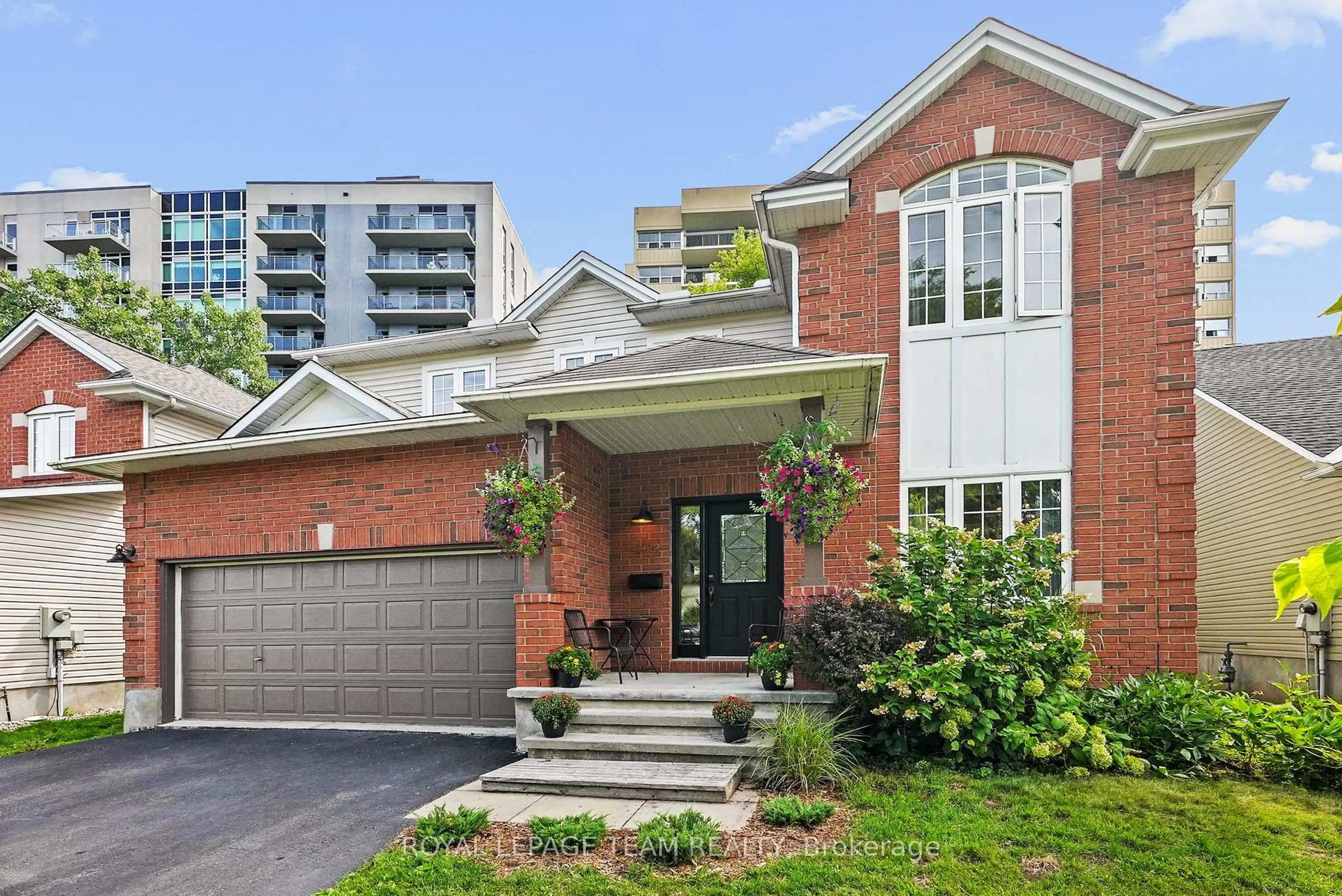 Home with brick exterior material, street for 2122 Saunders Ave, Ottawa Ontario K2A 4C7