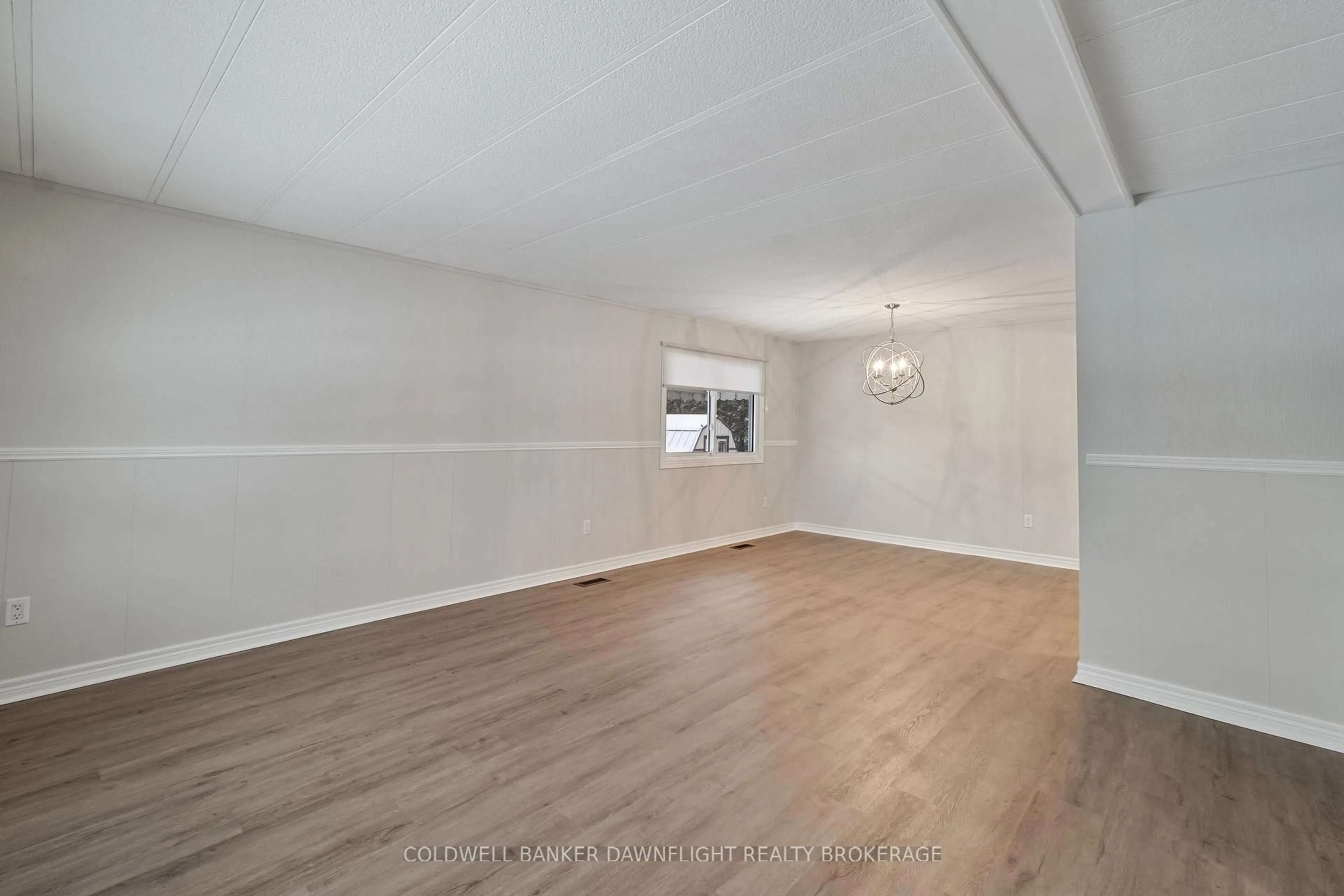 A pic of a room for 12 Redford Dr, South Huron Ontario N0M 1S3