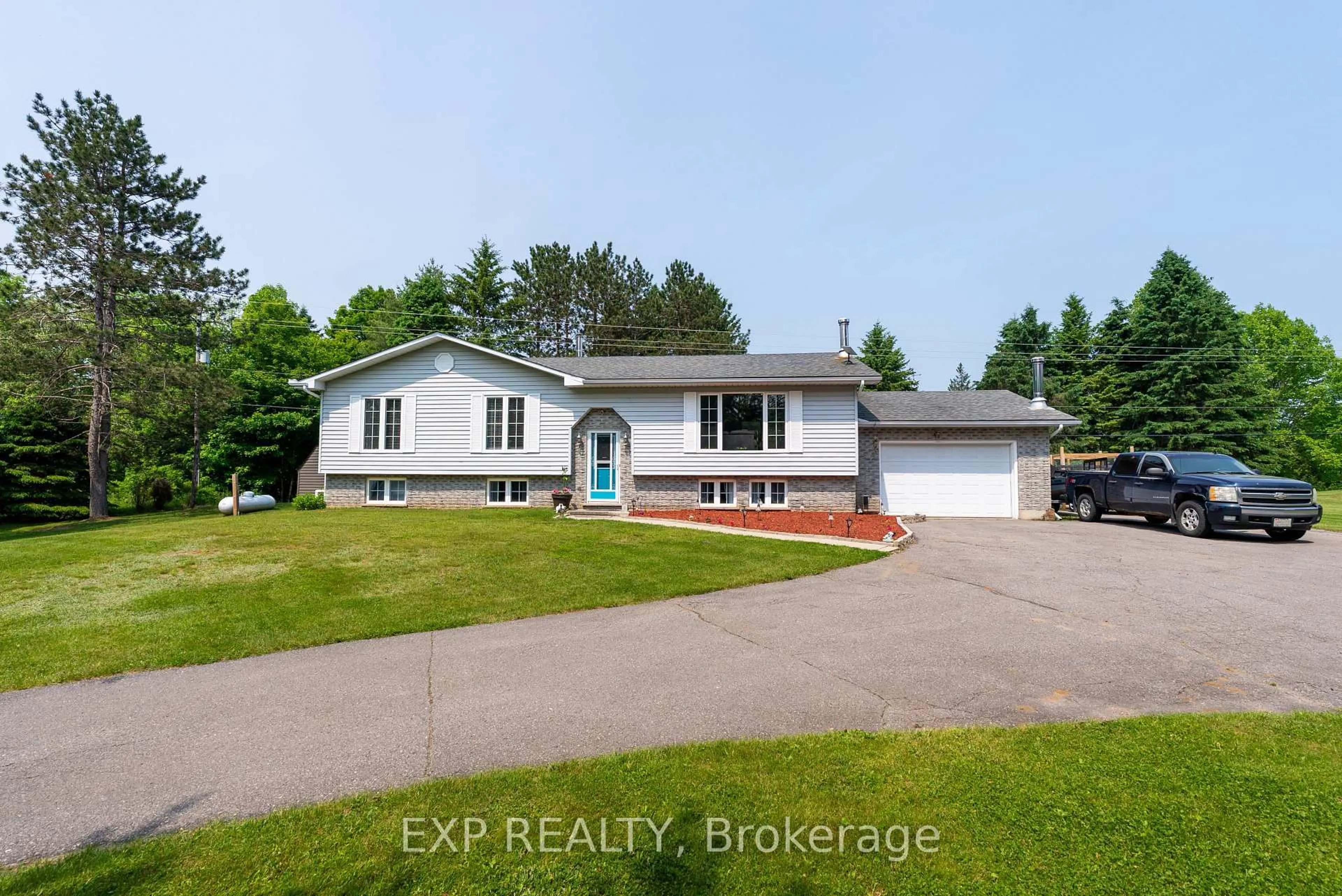 A pic from outside/outdoor area/front of a property/back of a property/a pic from drone, street for 1719 Weslemkoon Lake Rd, Bancroft Ontario K0L 1C0