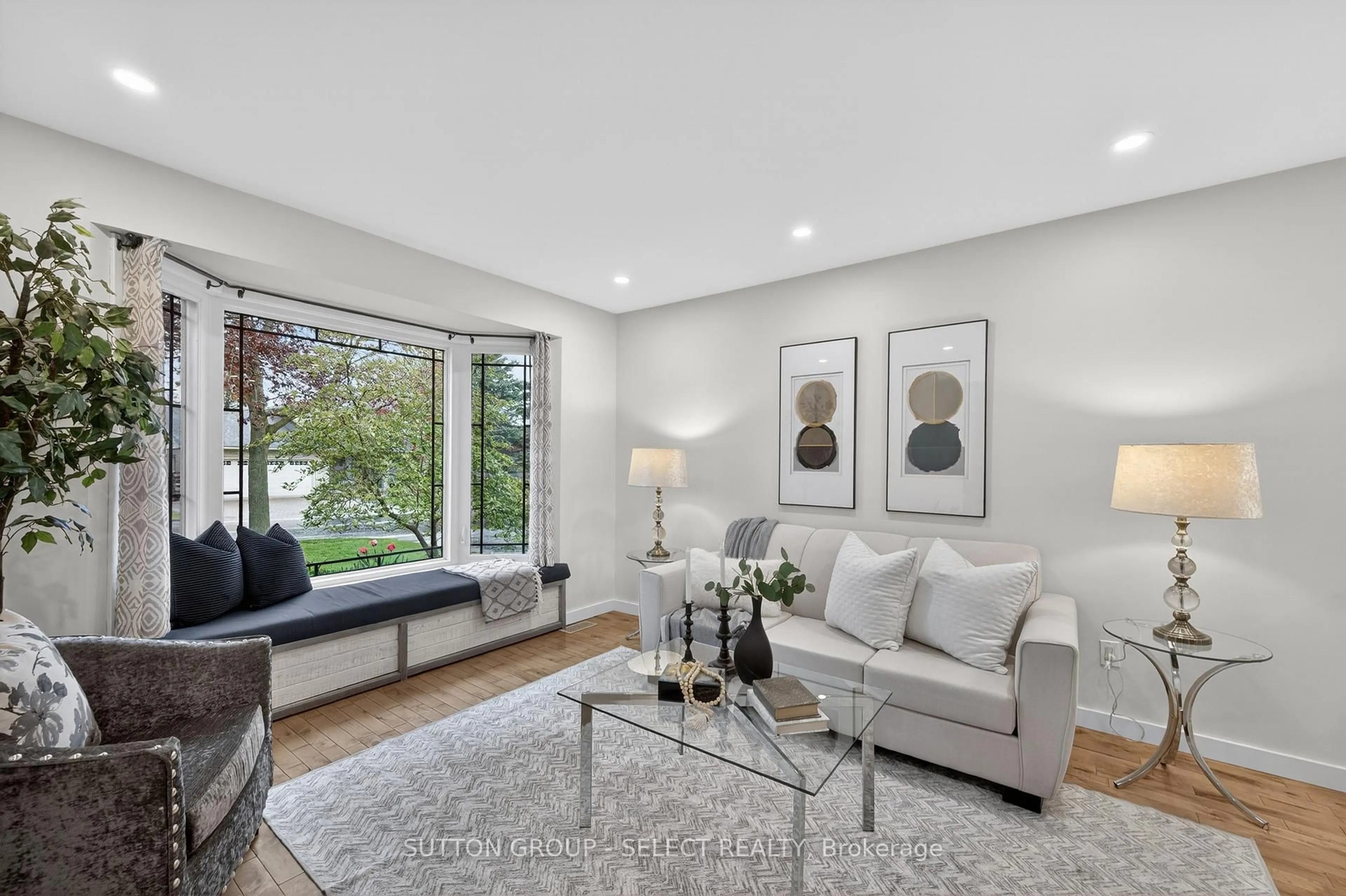 Living room with furniture, unknown for 22 Pinegrove Cres, London South Ontario N6J 3Y9