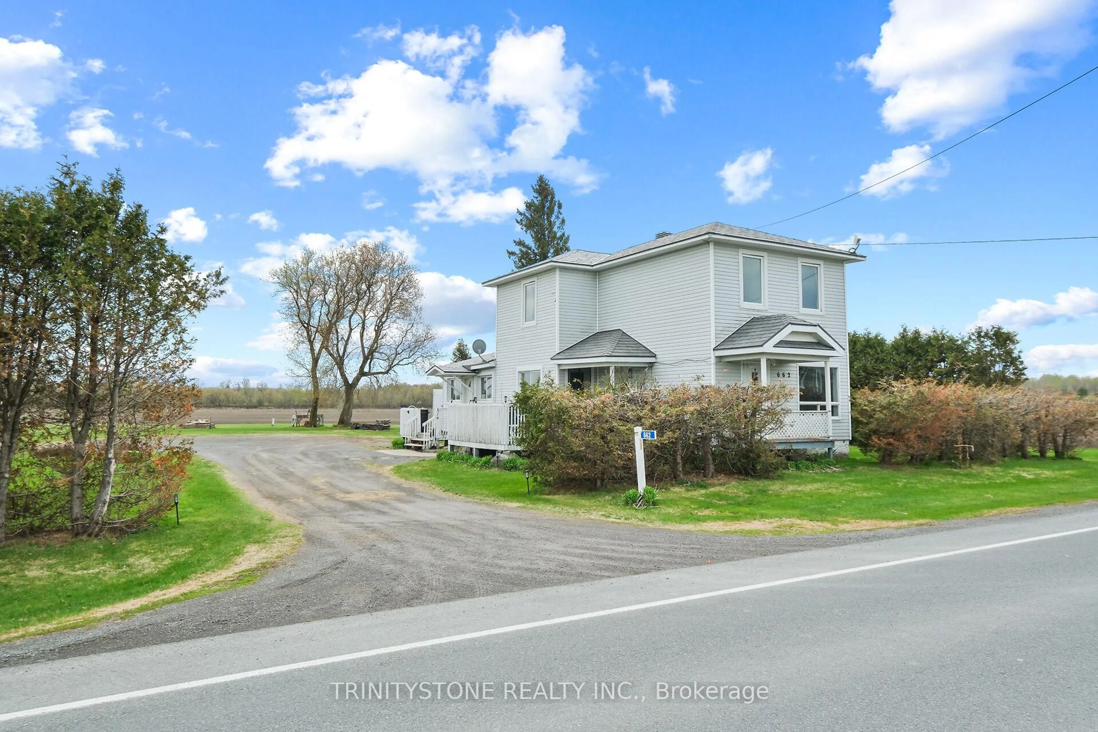A pic from outside/outdoor area/front of a property/back of a property/a pic from drone, water/lake/river/ocean view for 662 Lacroix Rd, Clarence-Rockland Ontario K0A 2A0