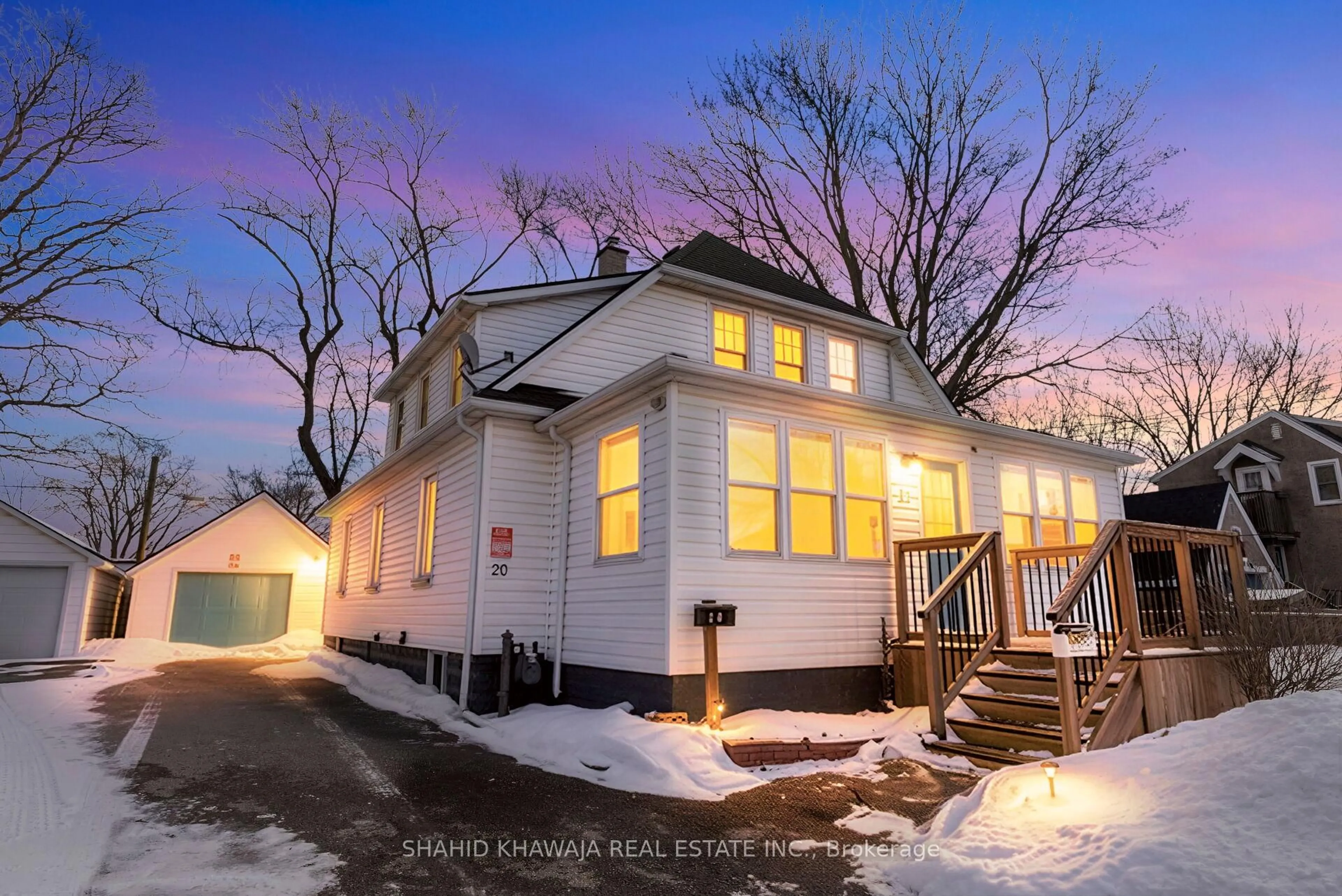 Unknown for 22 Lyons Ave, Welland Ontario L3B 1L7