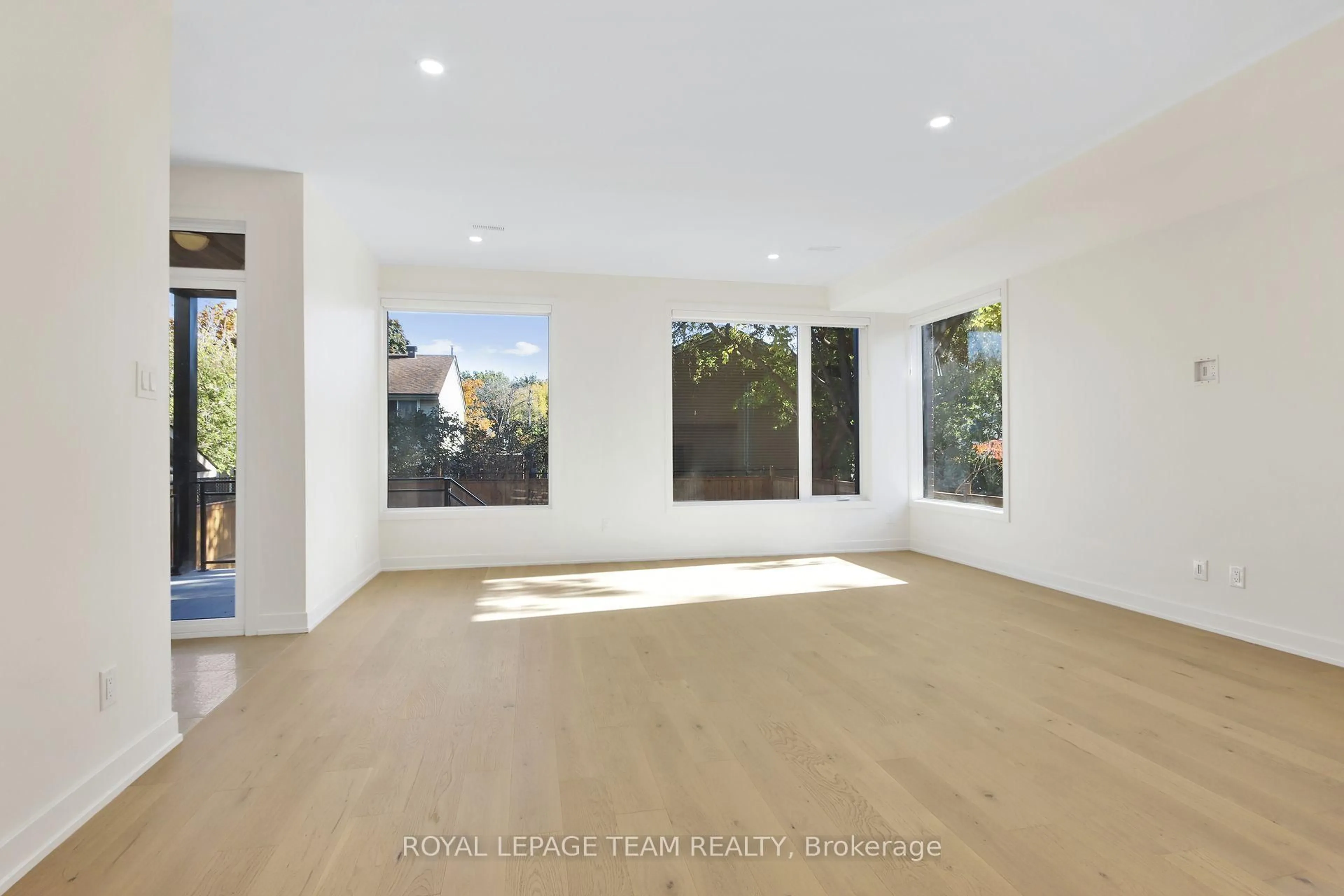 A pic of a room for 241 Breezehill Ave #B/B2, Ottawa Ontario K1Y 2J2