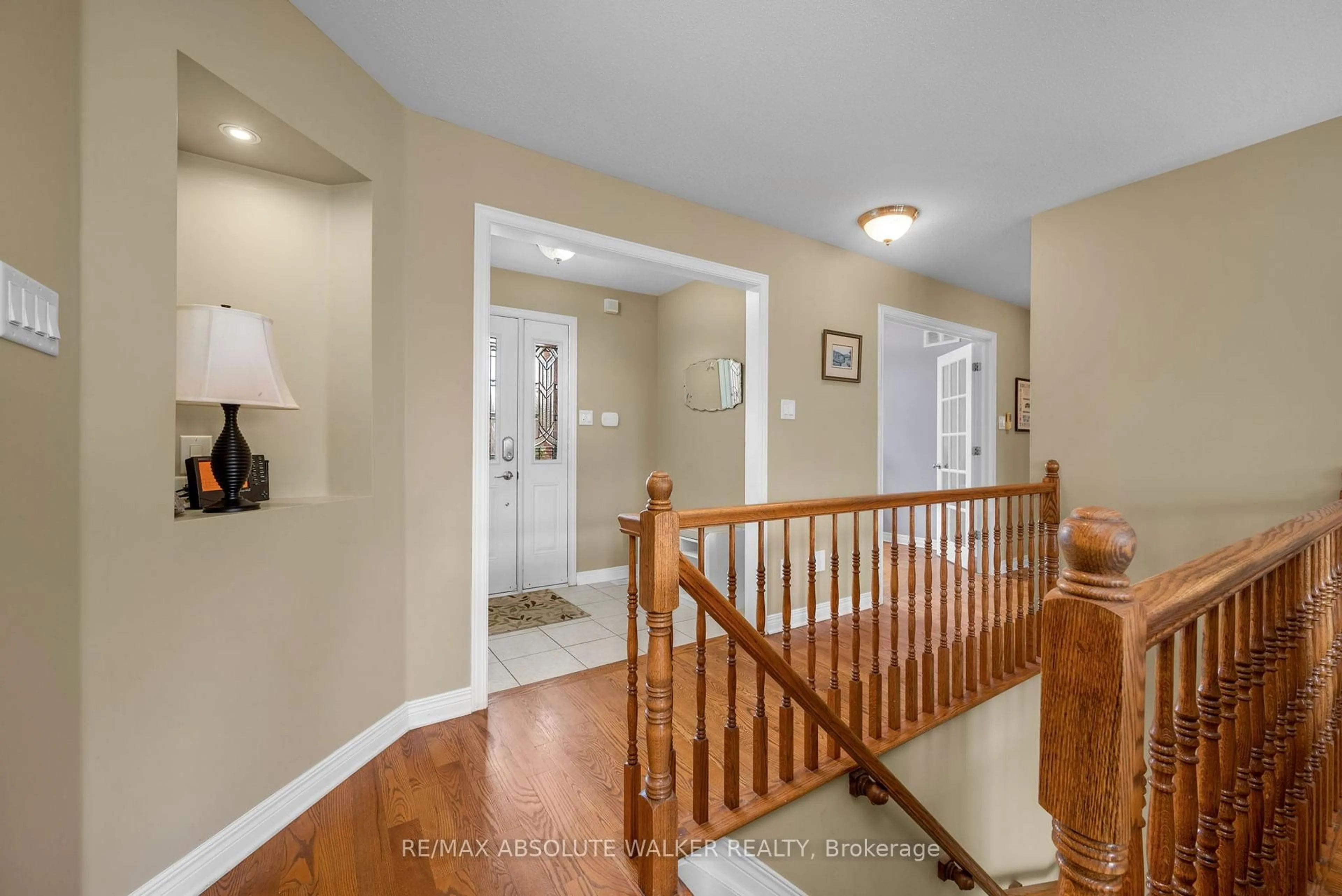 Indoor entryway for 160 Duncan Dr, Almonte Ontario K0A 1A0