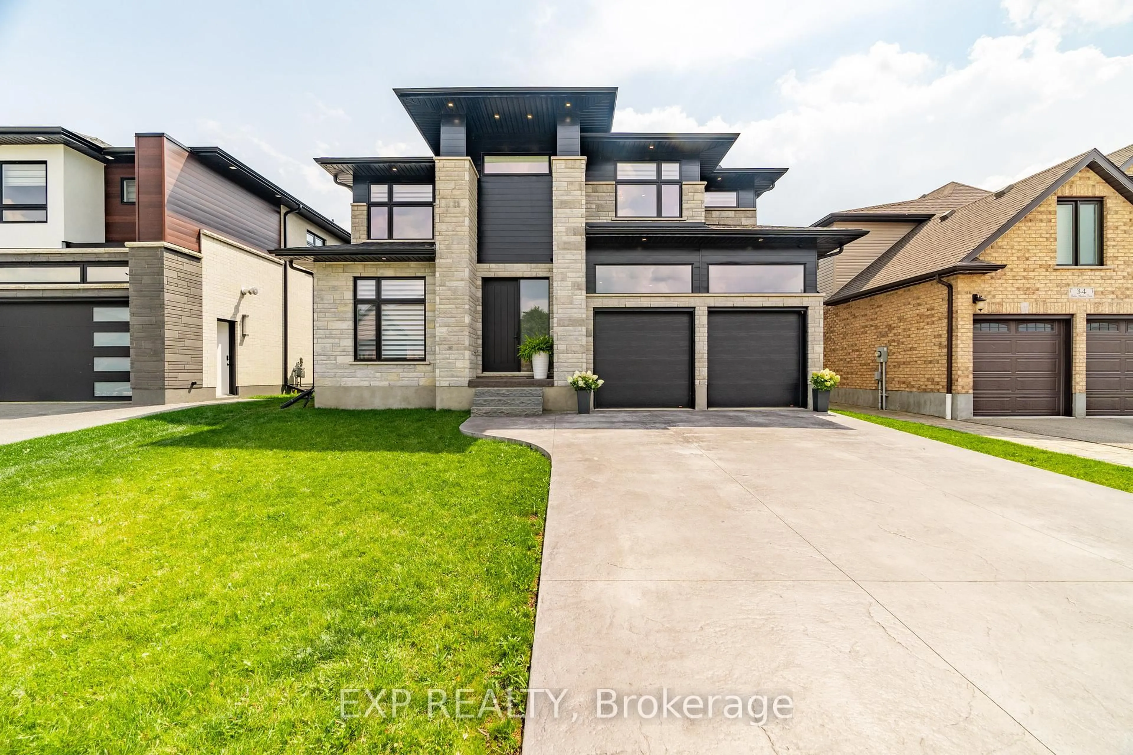 Home with brick exterior material, street for 1052 Walton Ave, North Perth Ontario N4W 3S2