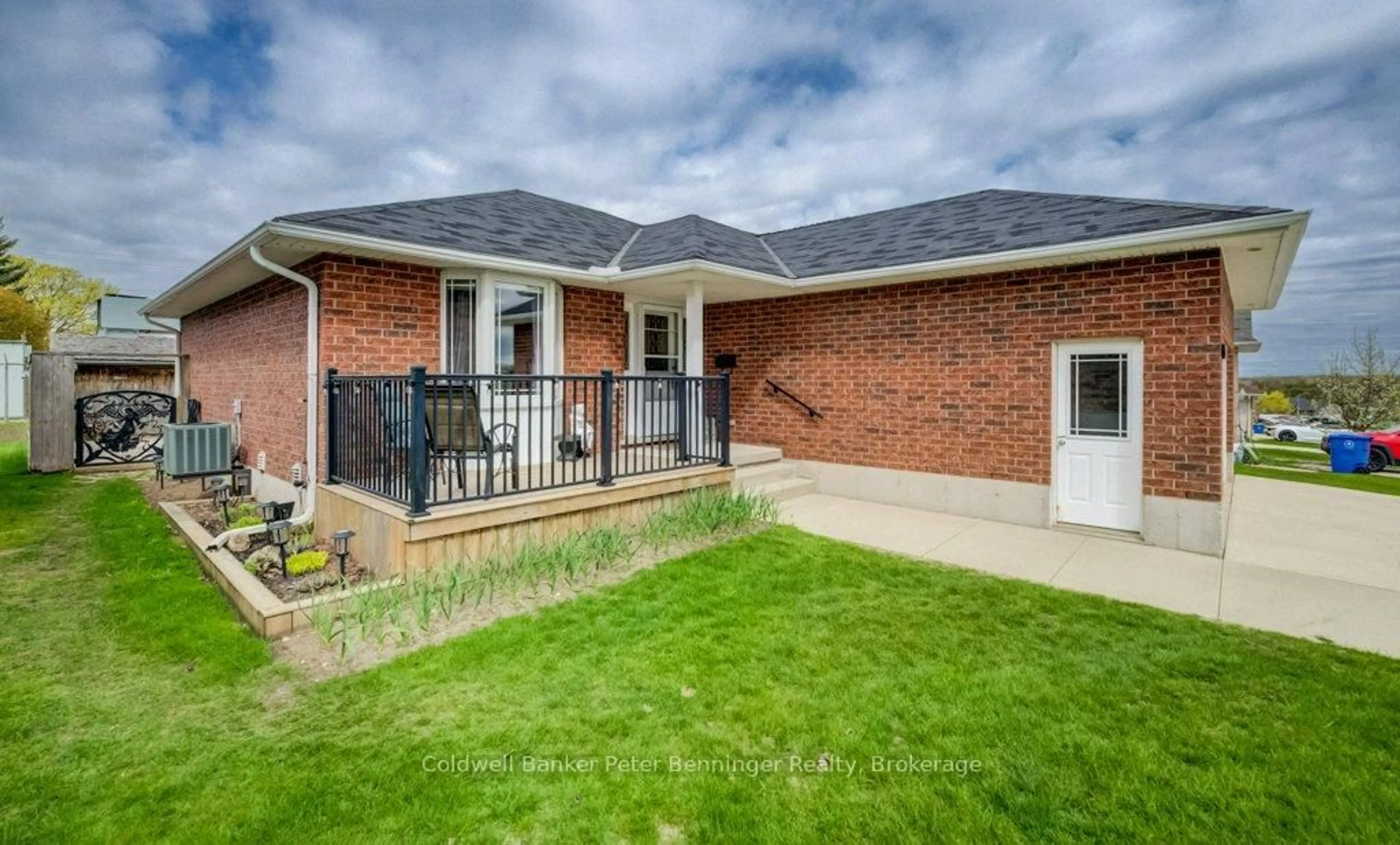 Home with brick exterior material, street for 636 22nd Ave, Hanover Ontario N4N 3W7
