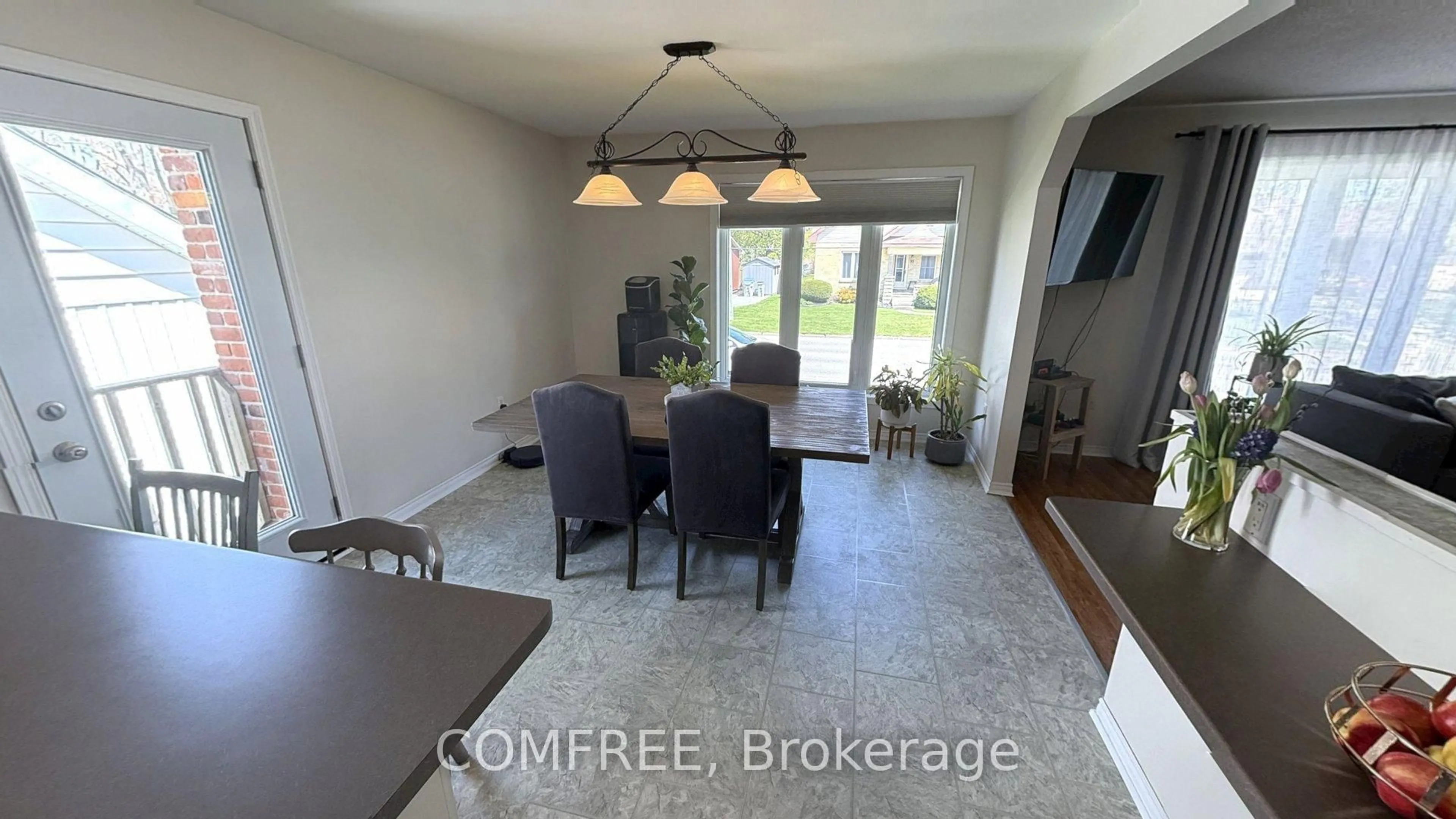 Dining room, ceramic/tile floor for 36 Union St, Lambton Shores Ontario N0N 1J0