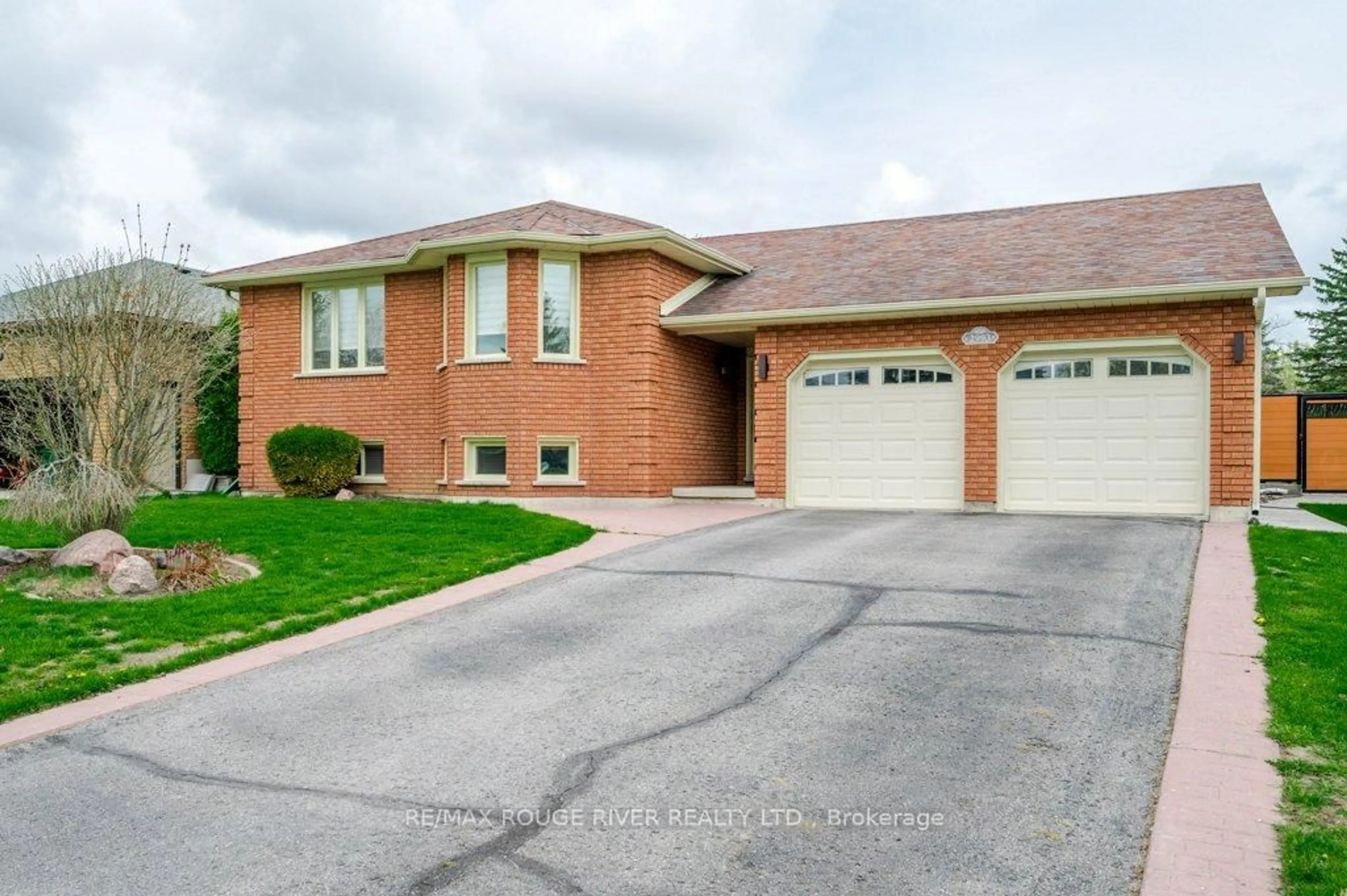 Home with brick exterior material, street for 2993 Jennifer Dr, Peterborough Ontario K9L 1Y6