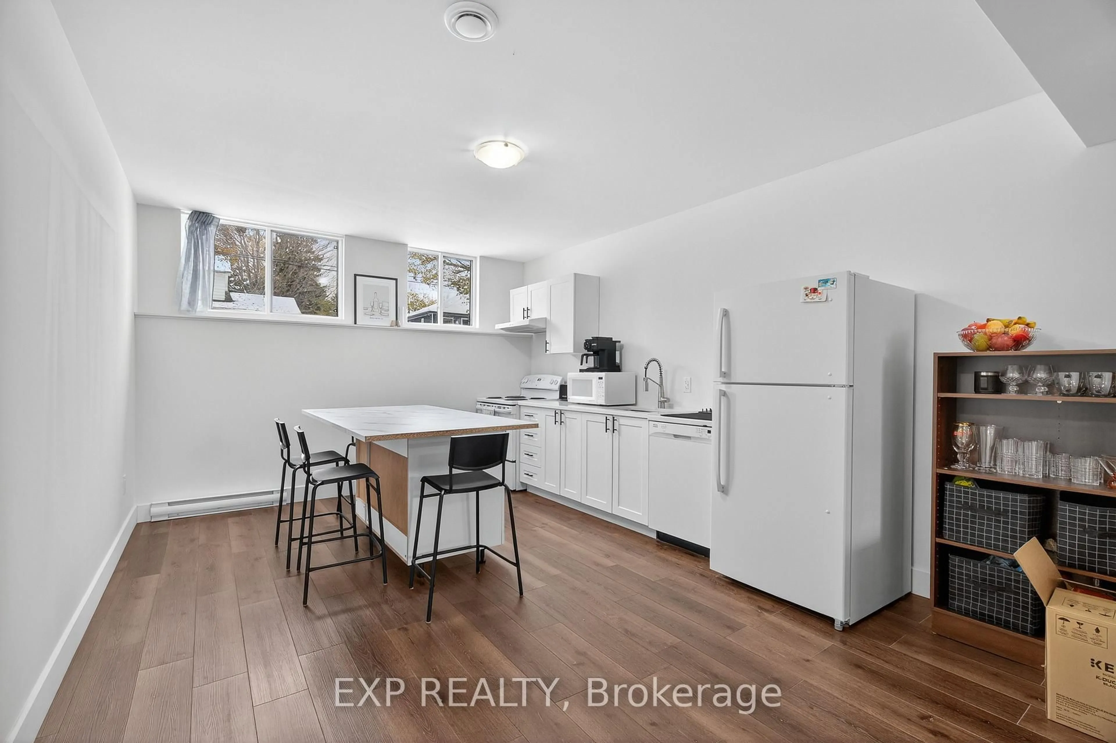 Unknown for 53 Lakeview Ave, Kingston Ontario K7M 3T4