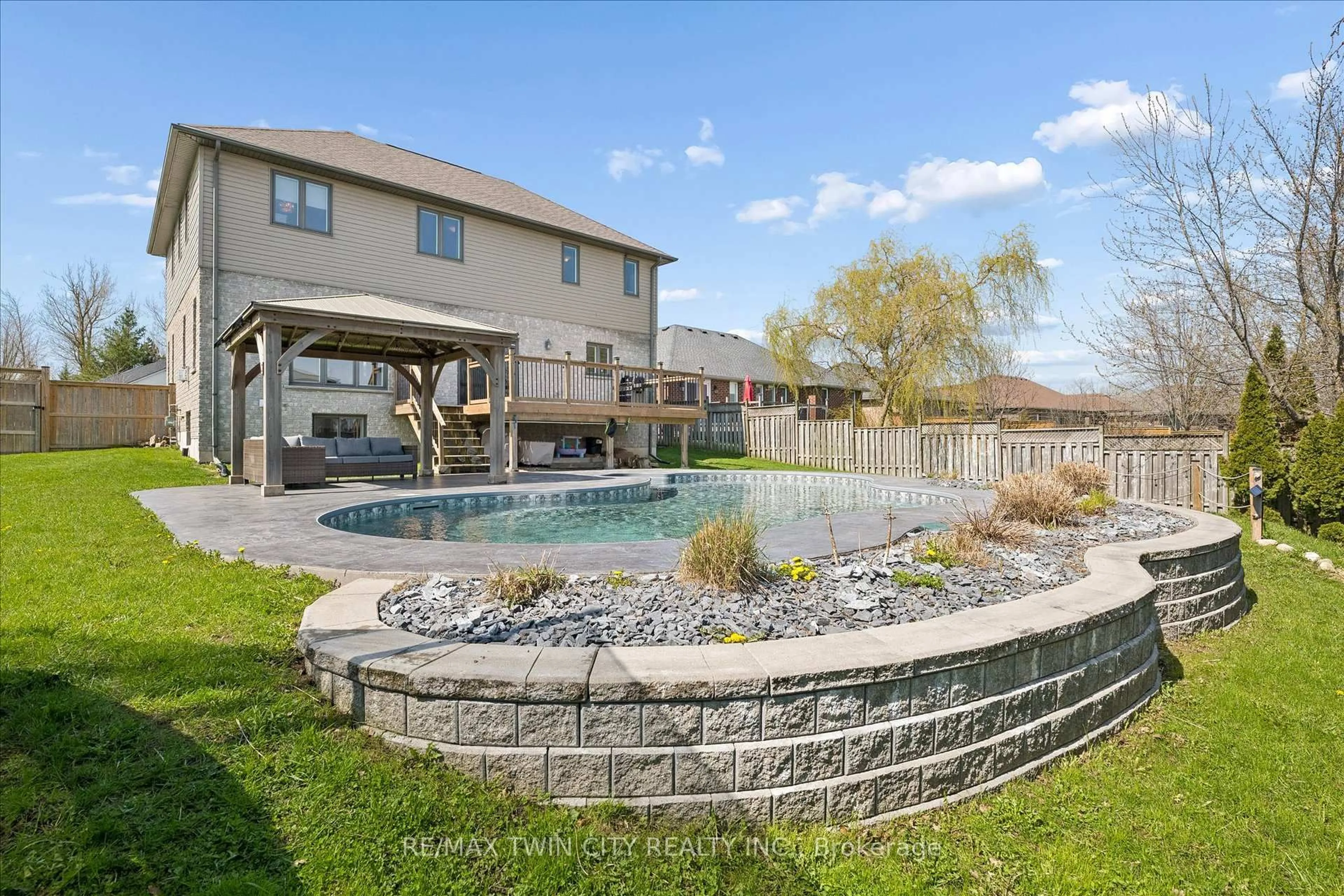 Patio, water/lake/river/ocean view for 27 River Run Rd, Mapleton Ontario N0G 1P0