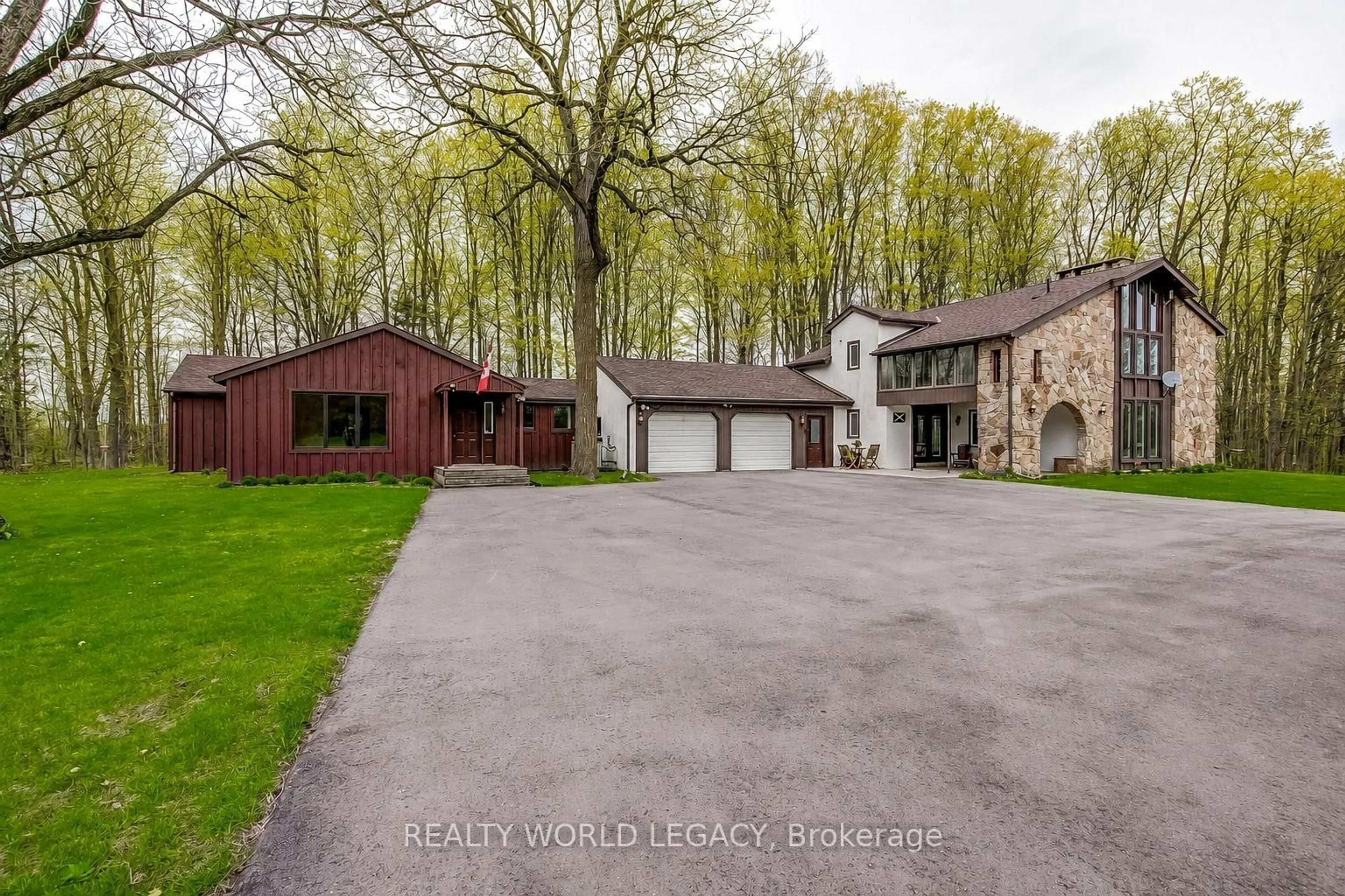A pic from outside/outdoor area/front of a property/back of a property/a pic from drone, street for 2236 Centre Rd, Hamilton Ontario L0P 1B0