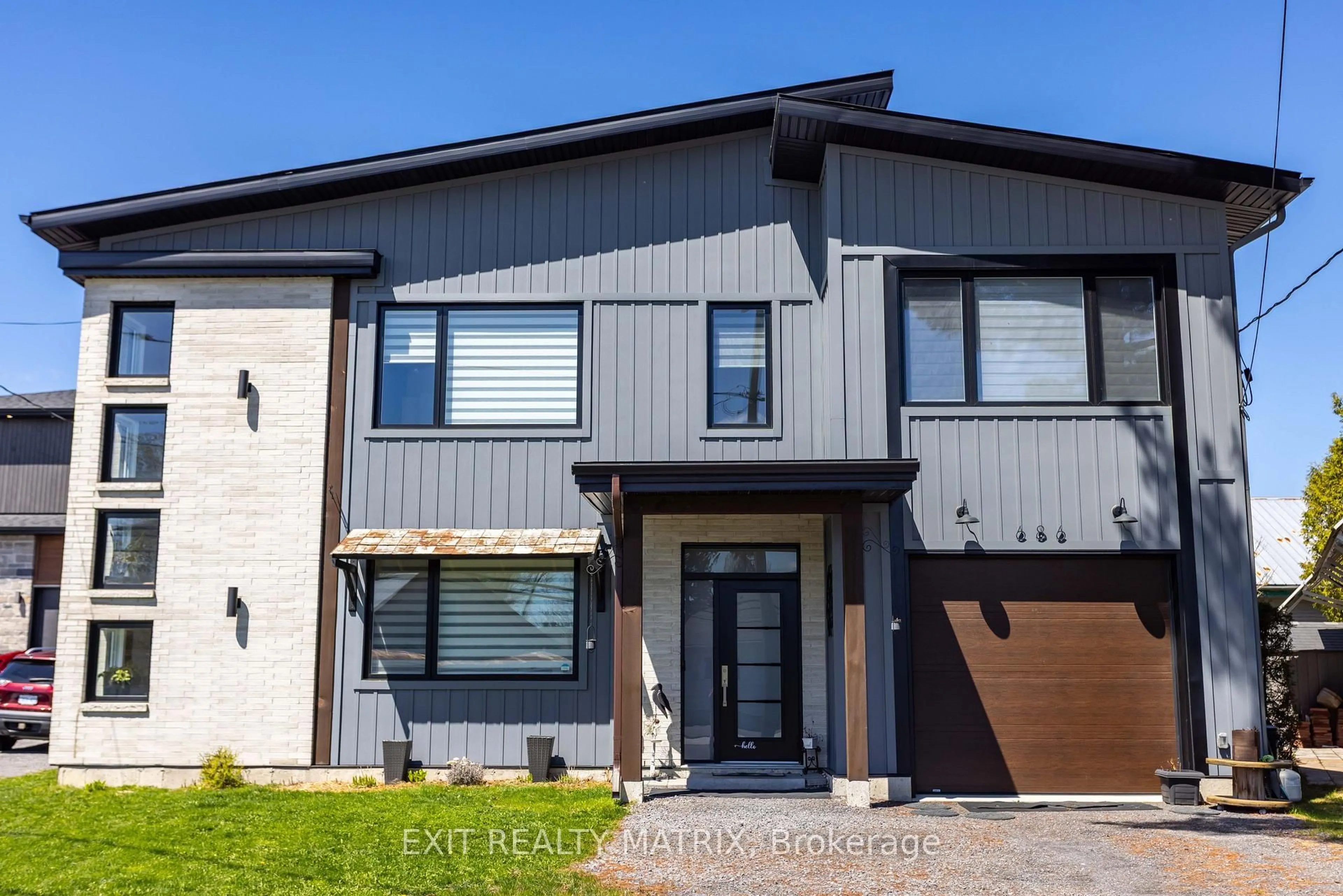 Home with brick exterior material, street for 686 ST ISIDORE Rd, Casselman Ontario K0A 1M0