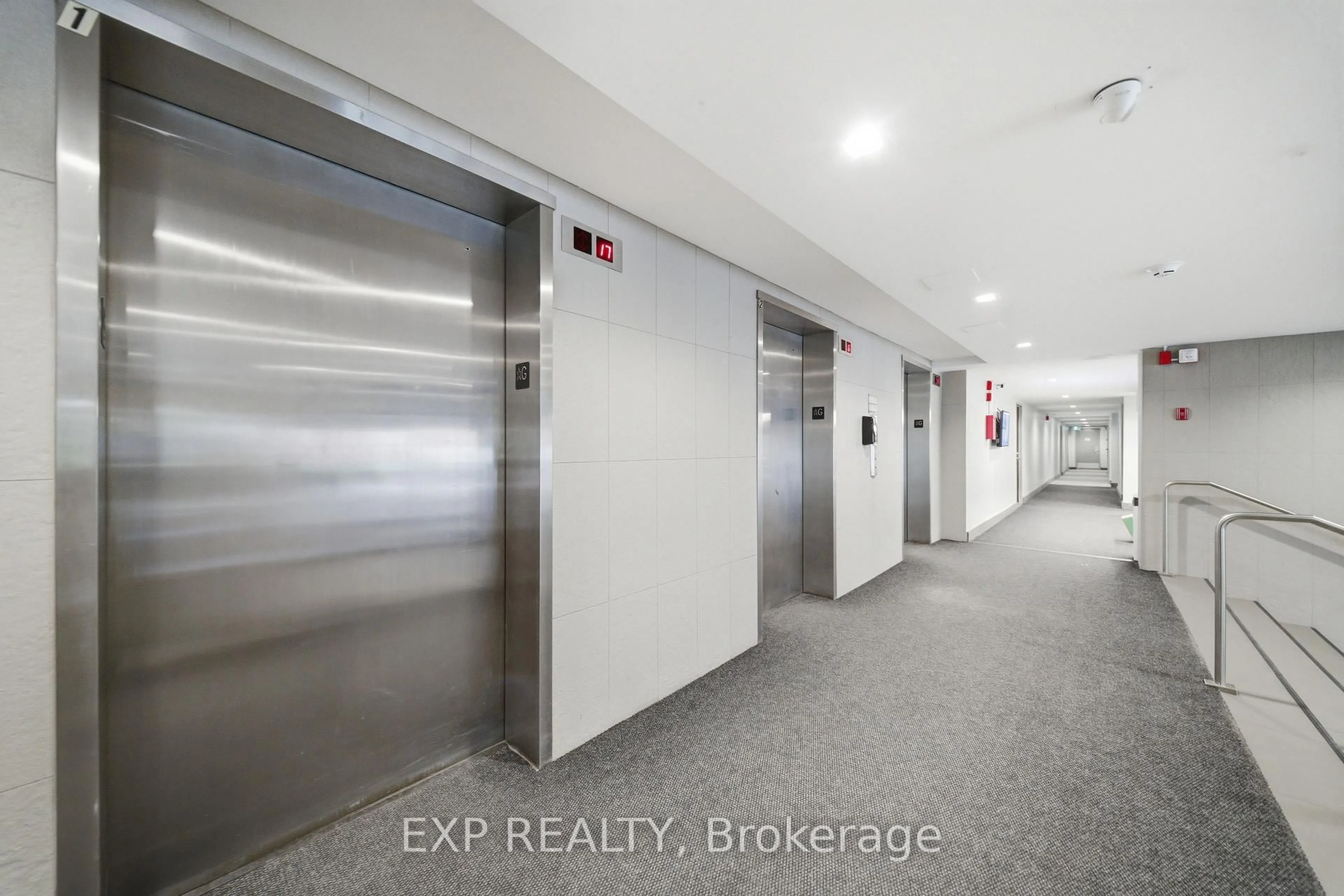 Indoor foyer for 665 BATHGATE Dr #1004, Ottawa Ontario K1K 3Y4