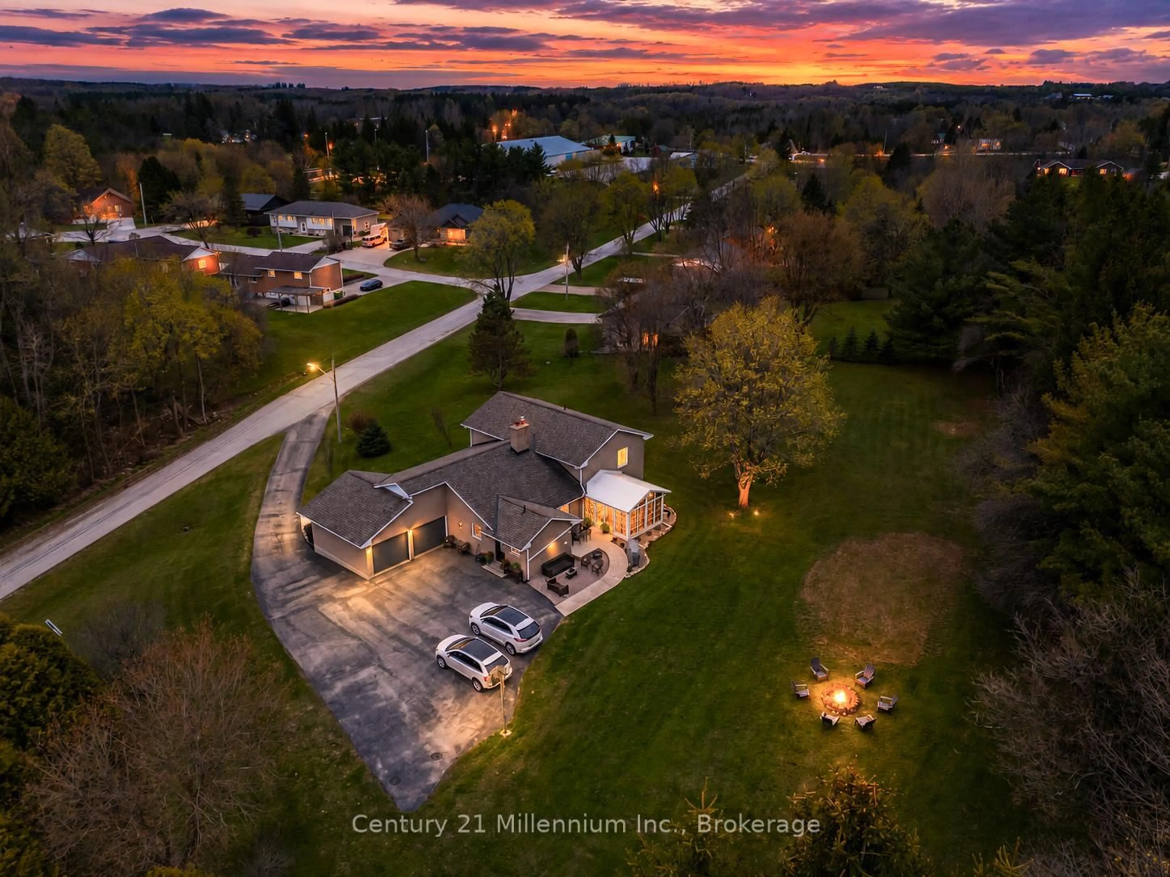 A pic from outside/outdoor area/front of a property/back of a property/a pic from drone, mountain view for 13 Highland Dr, Grey Highlands Ontario N0C 1E0