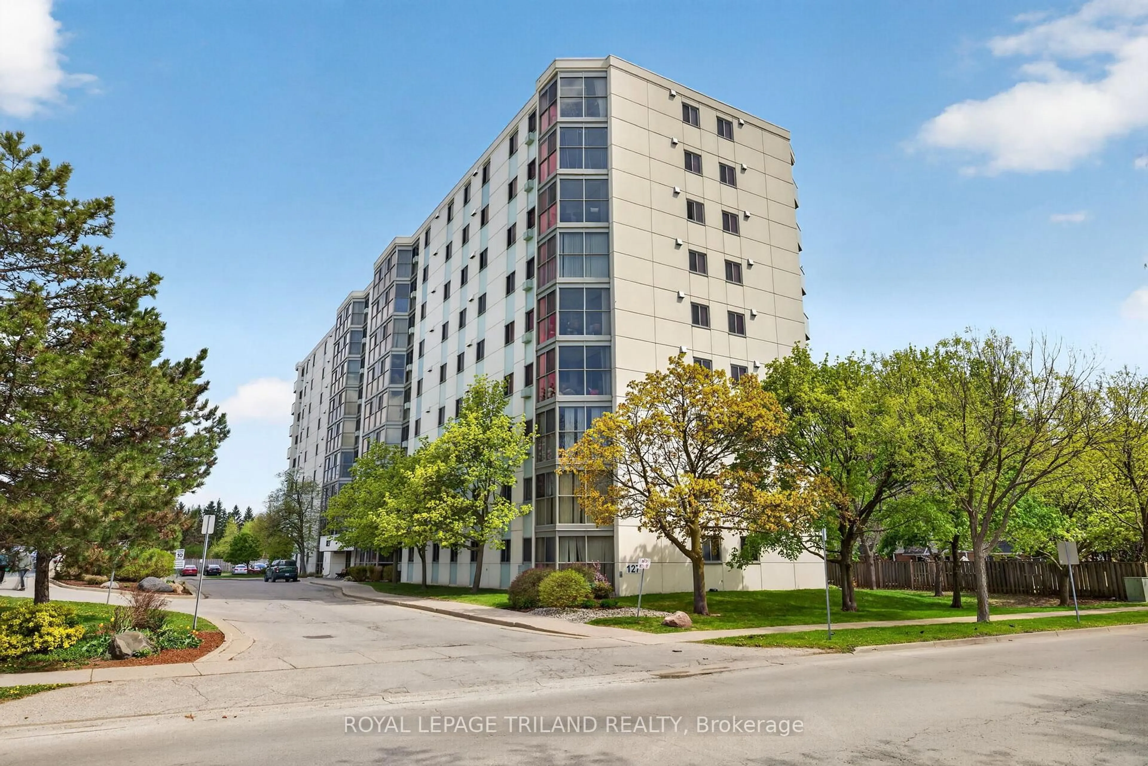 Unknown for 127 Belmont Dr #810, London South Ontario N6J 4J7