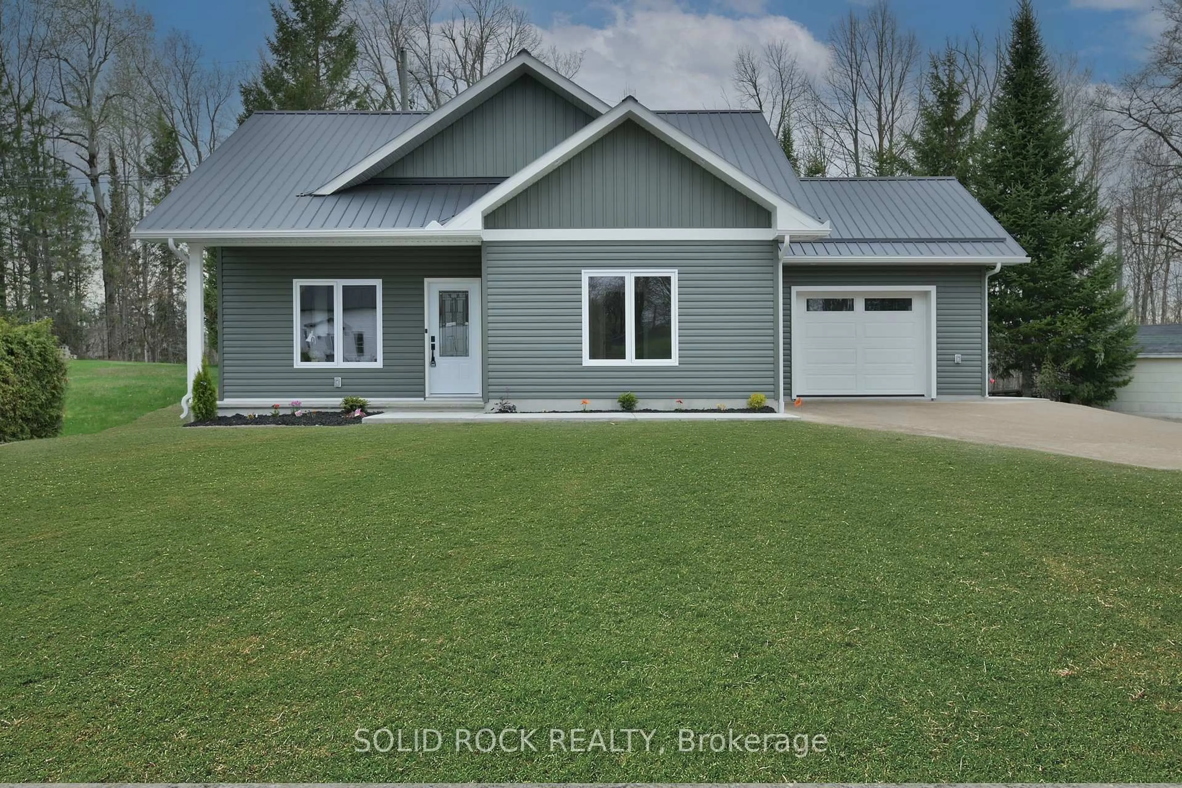 Home with vinyl exterior material, unknown for 522 Heather Pl, Haley Station Ontario K0J 1Y0