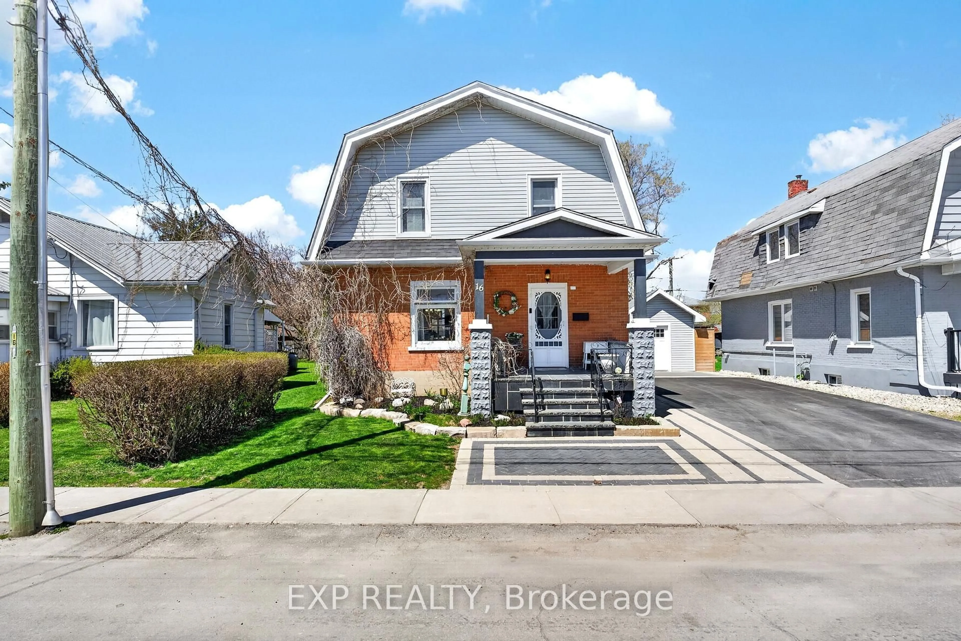Unknown for 16 Burton St, Belleville Ontario K8P 1E6