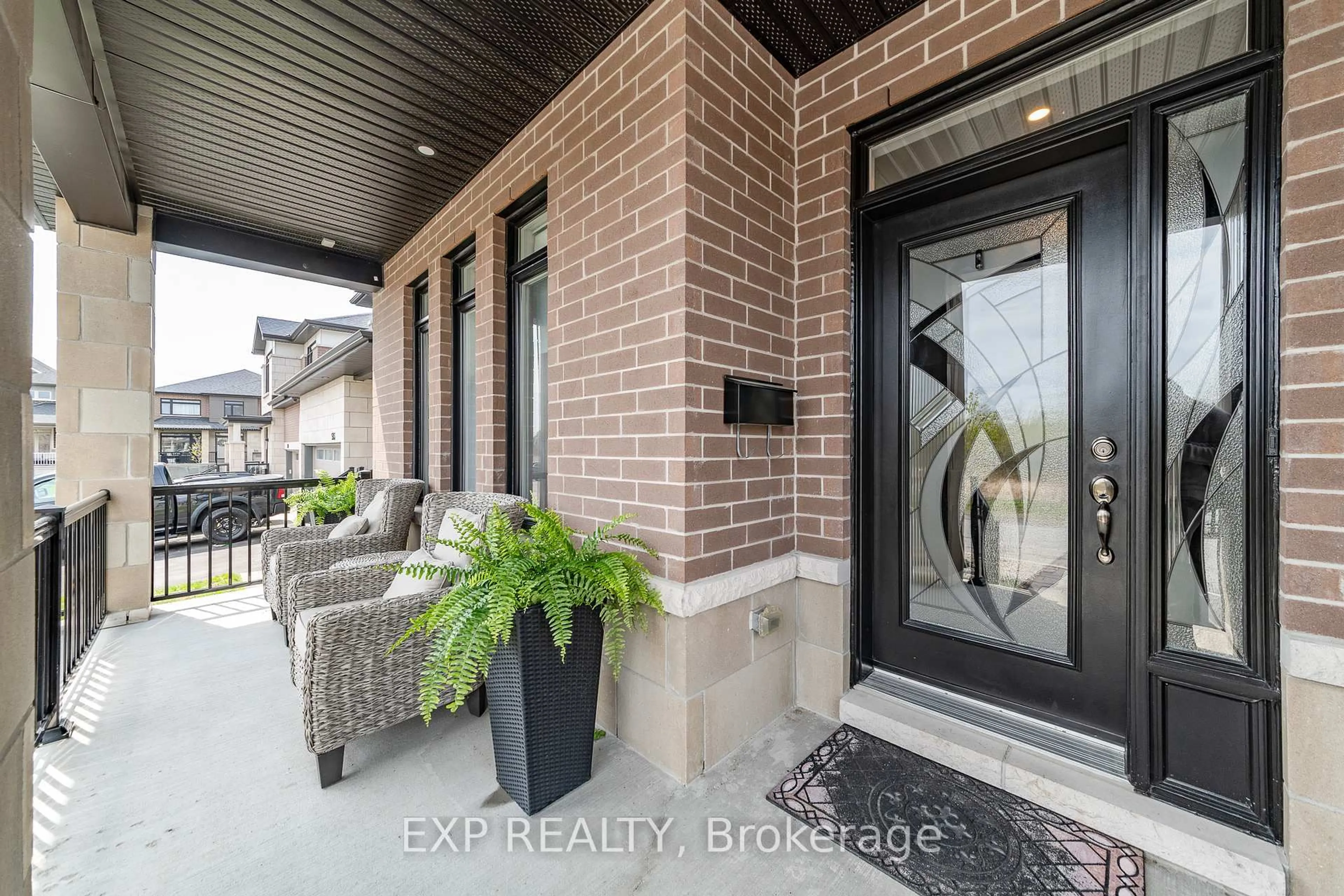 Indoor entryway for 505 Beaufield St, Orleans Ontario K1W 0P1