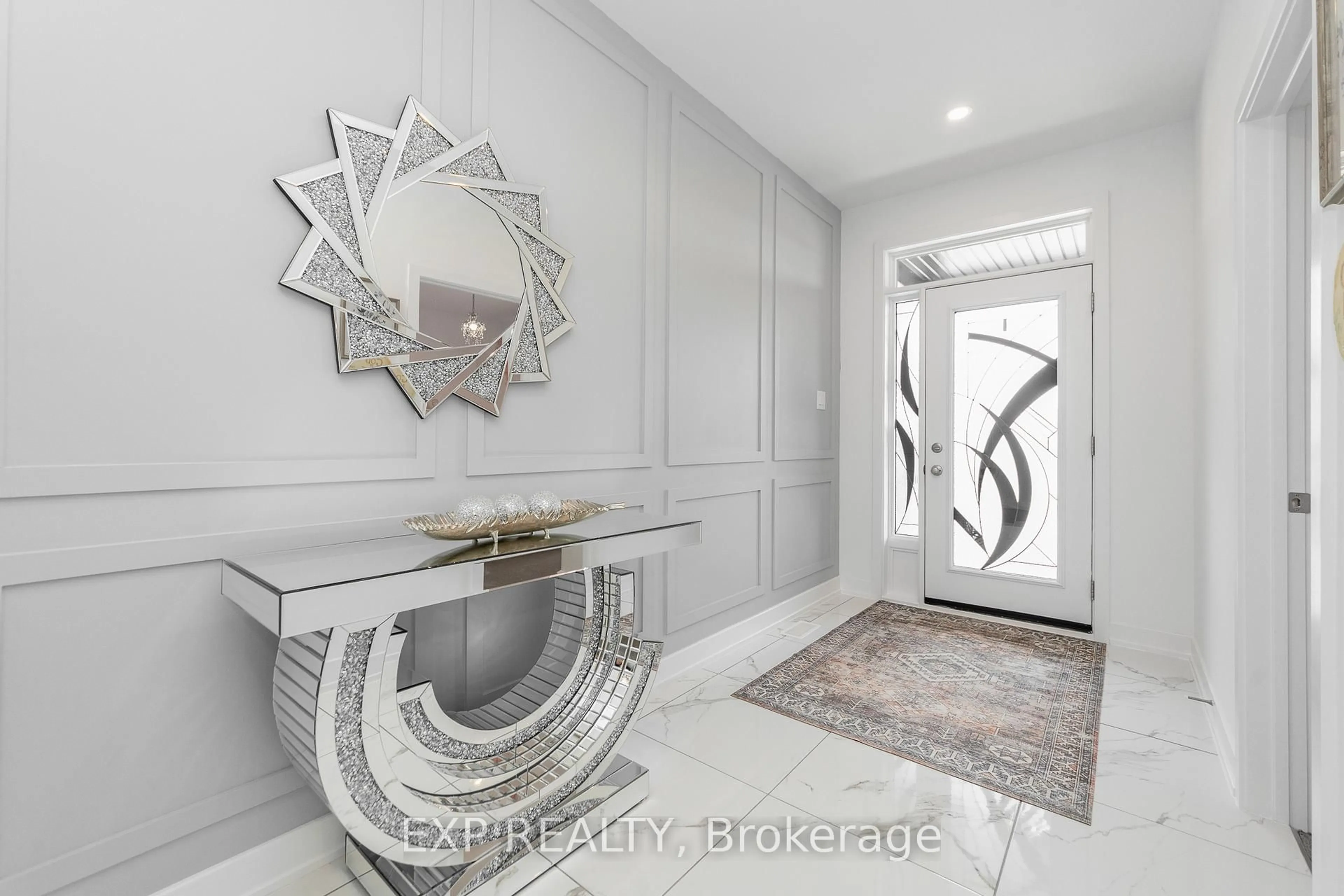 Indoor entryway for 505 Beaufield St, Orleans Ontario K1W 0P1