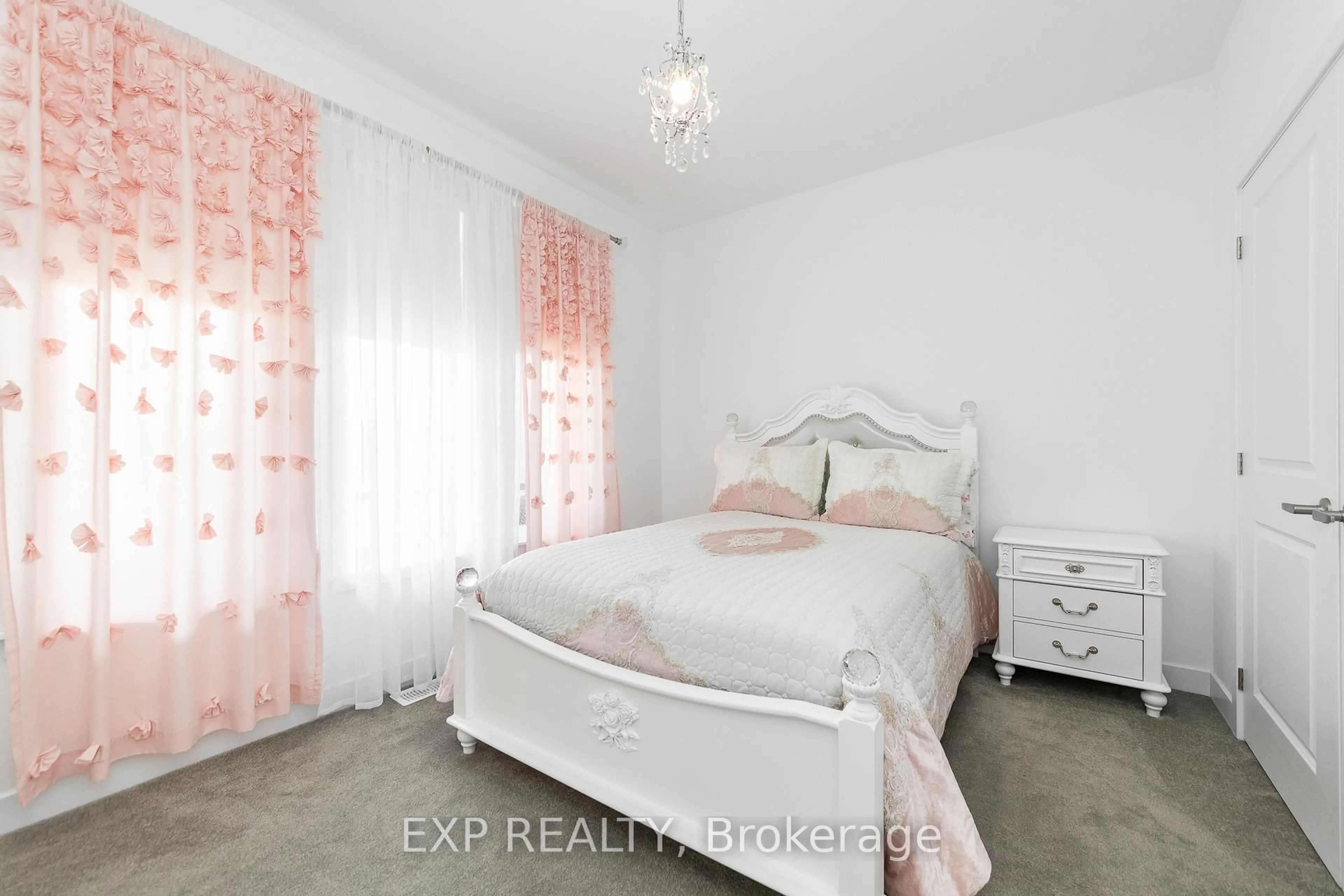 Bedroom with bed, unknown for 505 Beaufield St, Orleans Ontario K1W 0P1