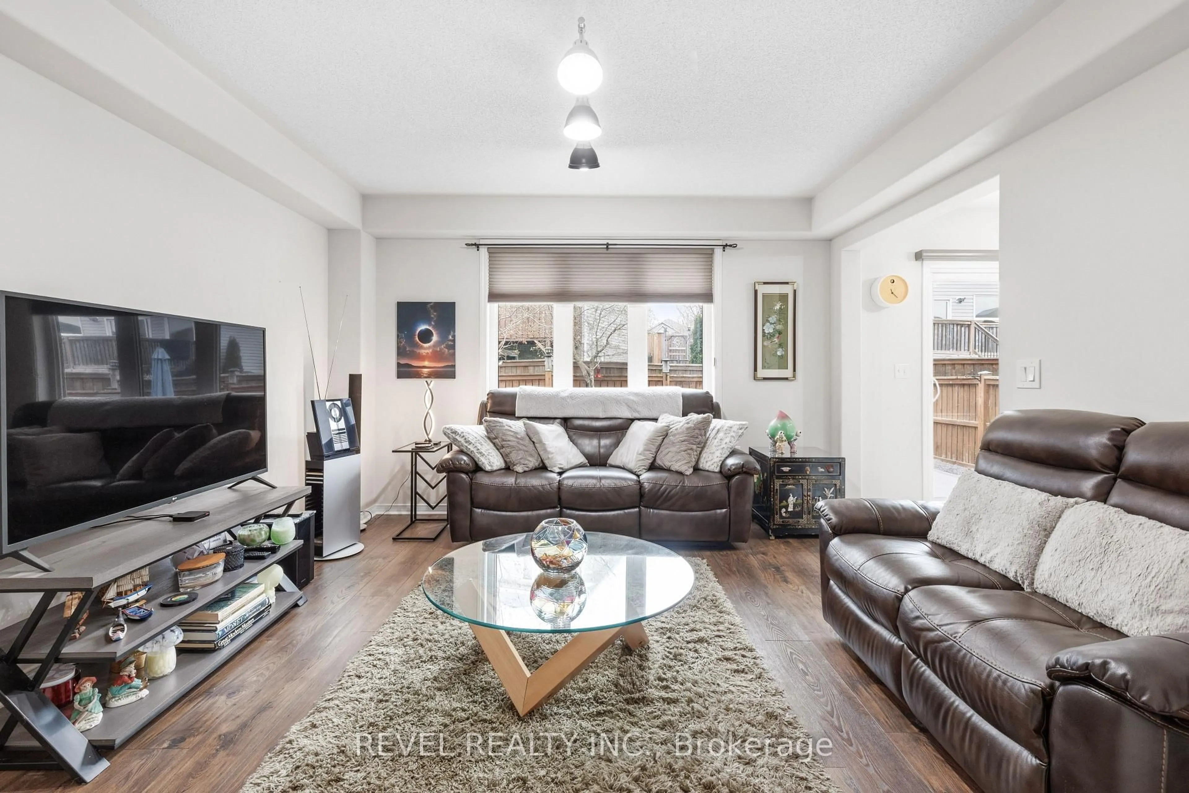 Living room with furniture, unknown for 47 Lisbeth Cres, Kawartha Lakes Ontario K9V 0C9