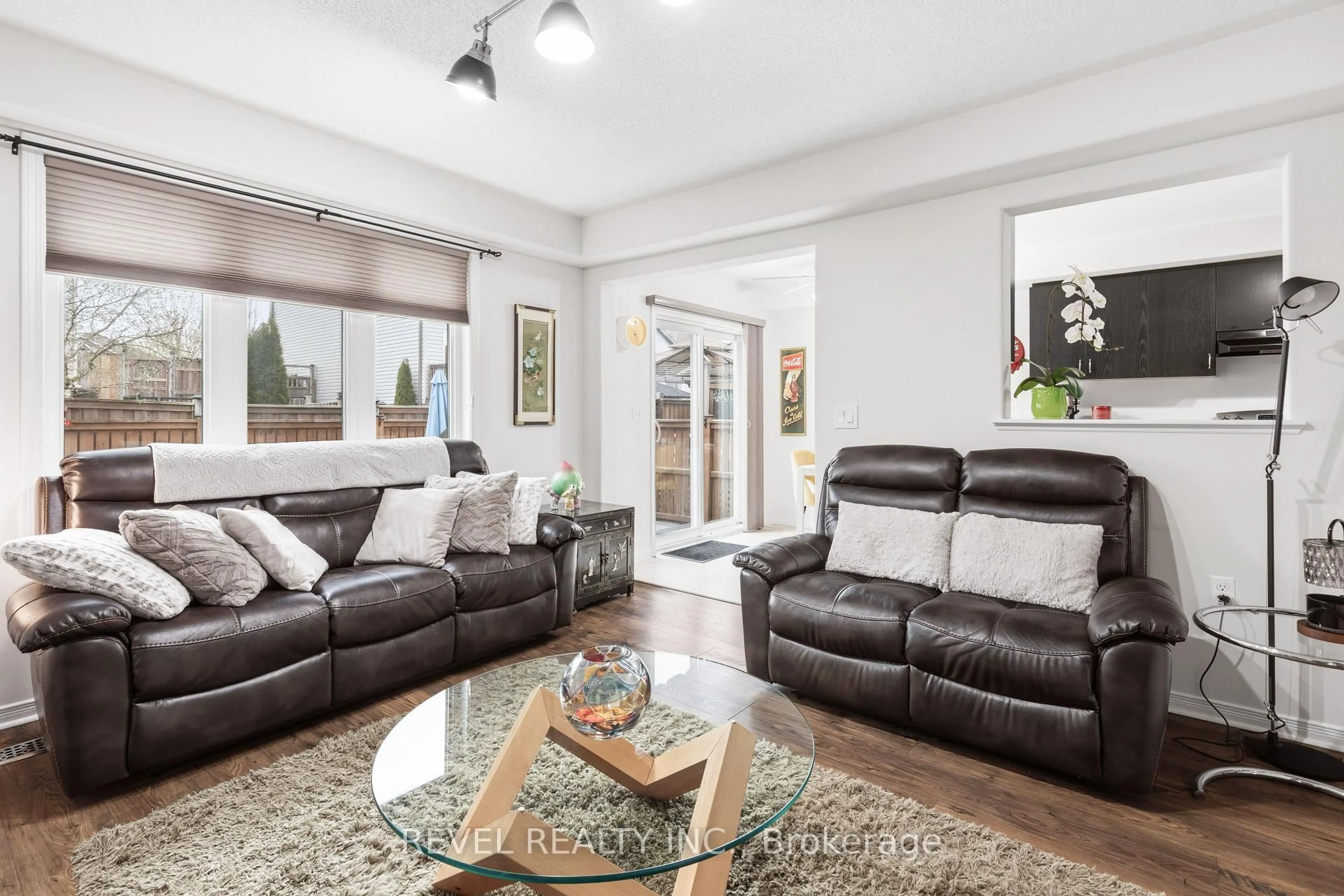 Living room with furniture, unknown for 47 Lisbeth Cres, Kawartha Lakes Ontario K9V 0C9
